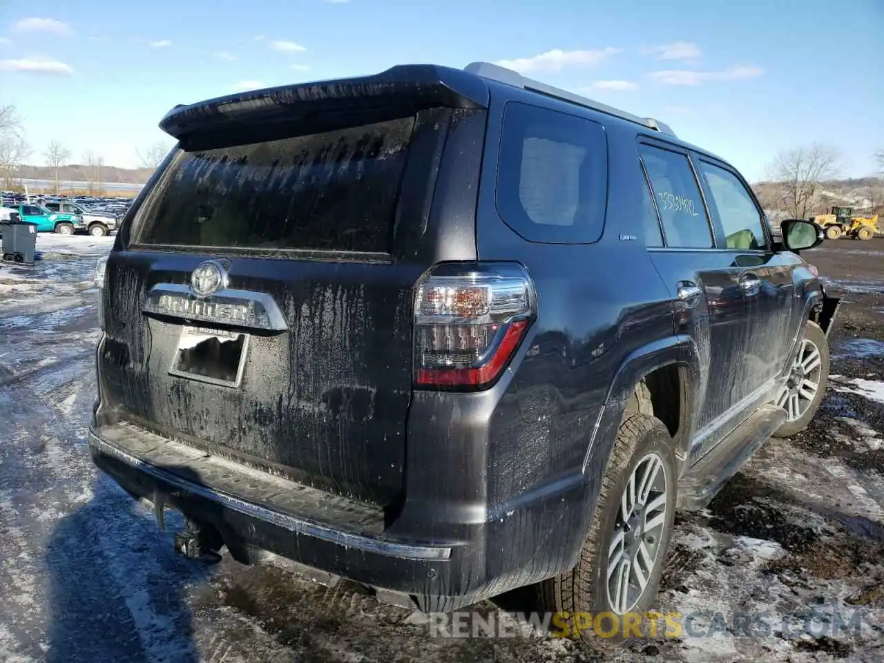 4 Photograph of a damaged car JTEKU5JR2N5976262 TOYOTA 4RUNNER 2022