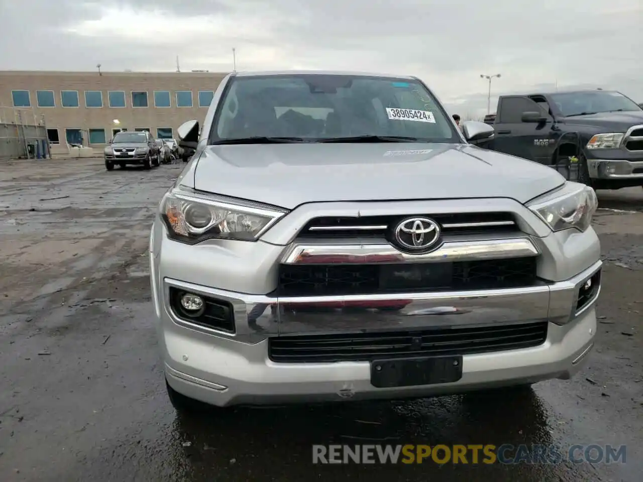 5 Photograph of a damaged car JTEKU5JR3N6010982 TOYOTA 4RUNNER 2022