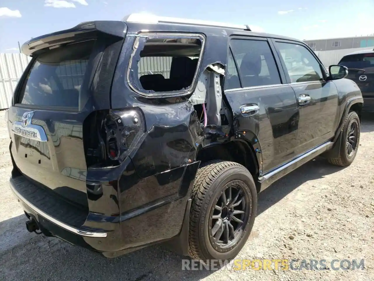 4 Photograph of a damaged car JTEKU5JR5N6049413 TOYOTA 4RUNNER 2022