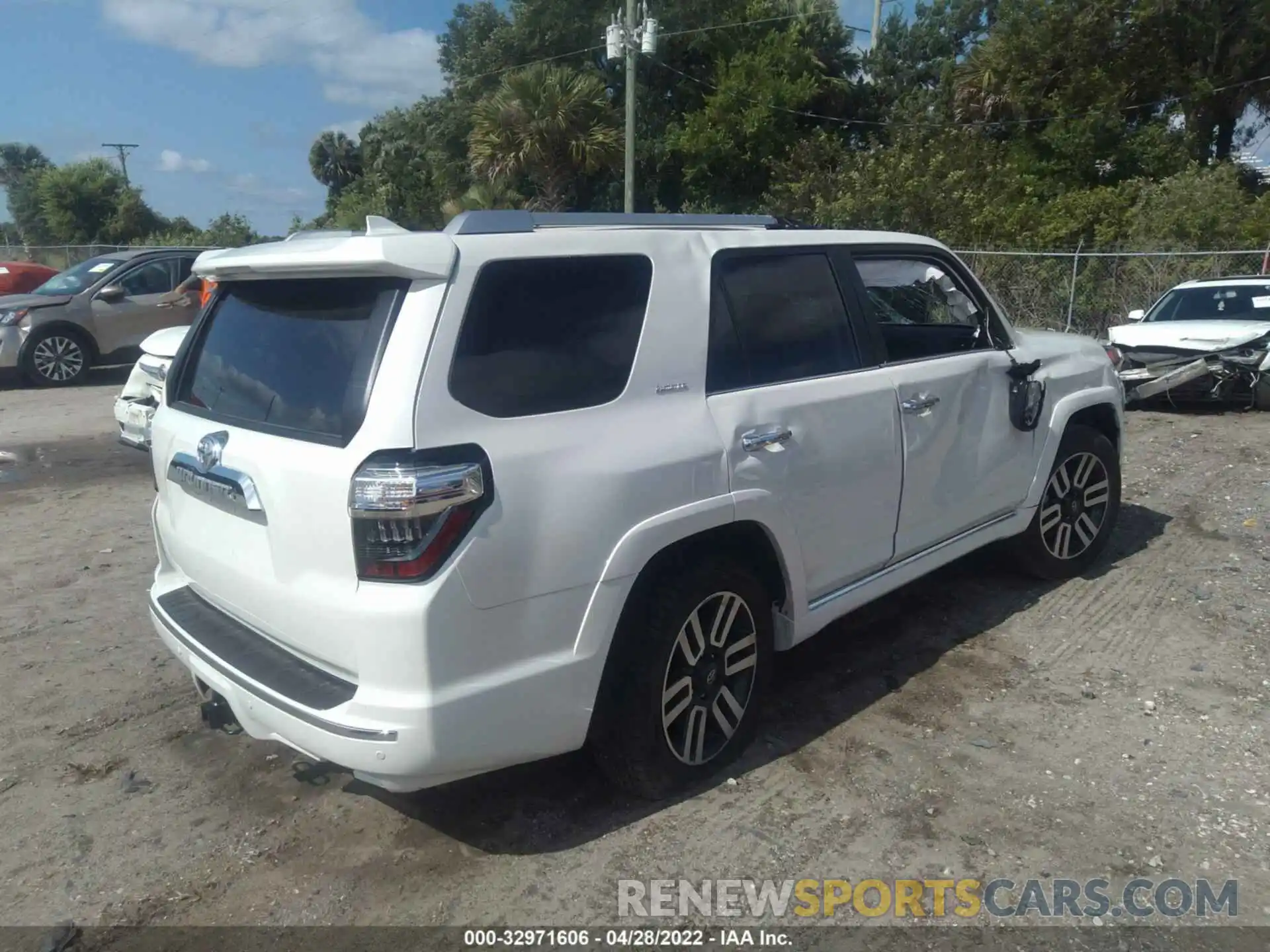 4 Фотография поврежденного автомобиля JTEKU5JR6N5987832 TOYOTA 4RUNNER 2022