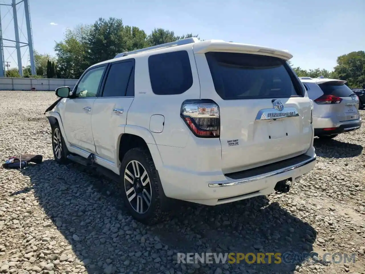 3 Photograph of a damaged car JTEKU5JR6N6034712 TOYOTA 4RUNNER 2022