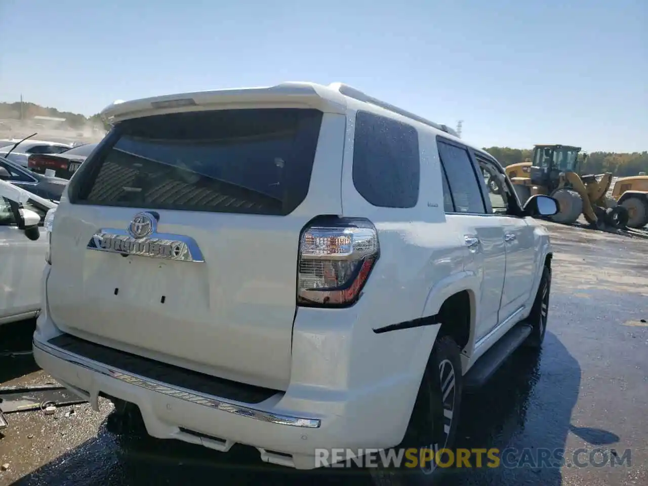 4 Photograph of a damaged car JTEKU5JR7N6011360 TOYOTA 4RUNNER 2022