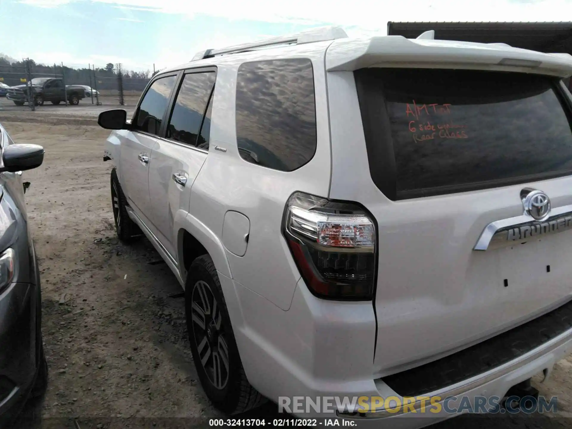 3 Photograph of a damaged car JTEKU5JR9N5992104 TOYOTA 4RUNNER 2022