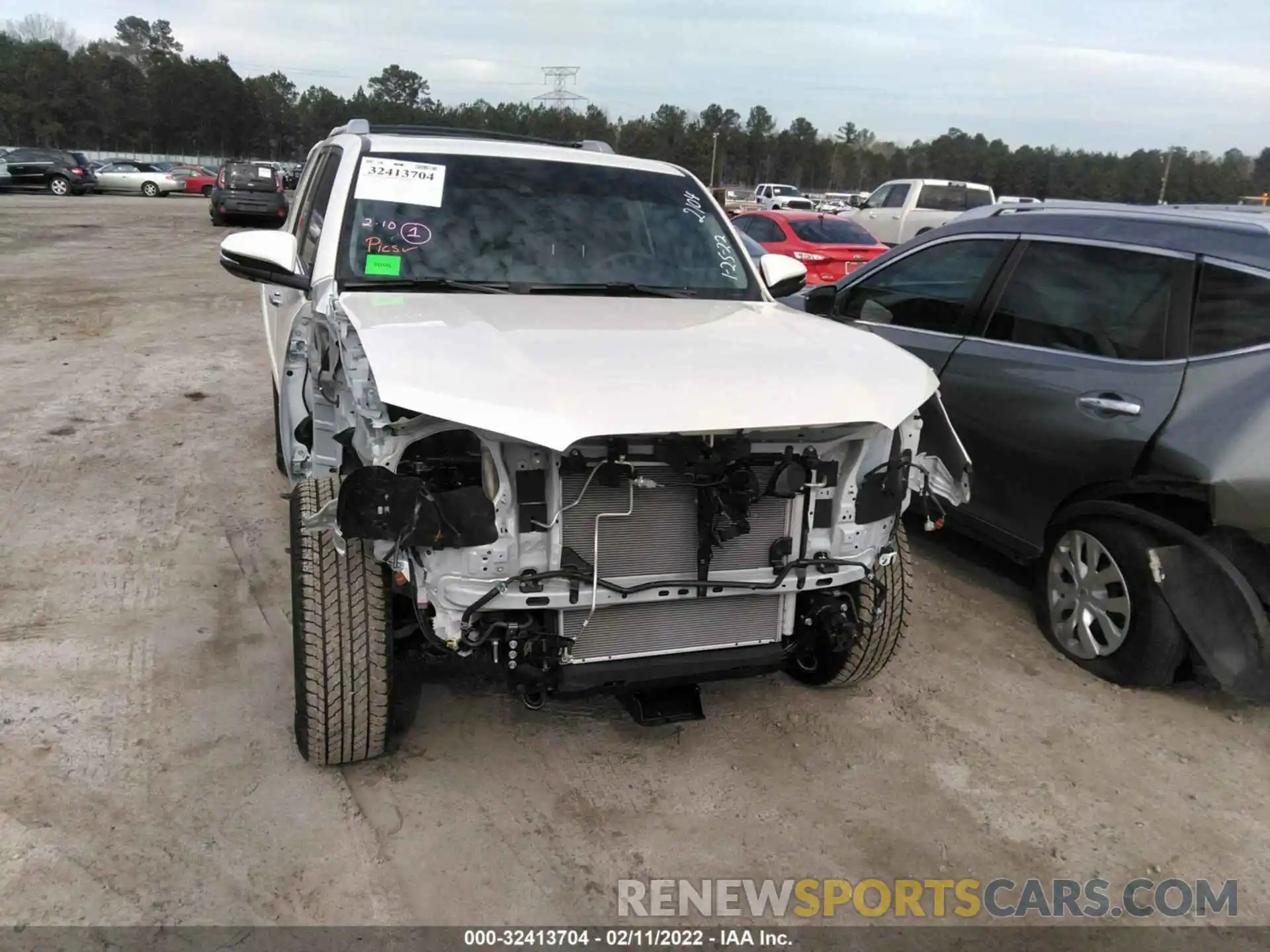 6 Photograph of a damaged car JTEKU5JR9N5992104 TOYOTA 4RUNNER 2022