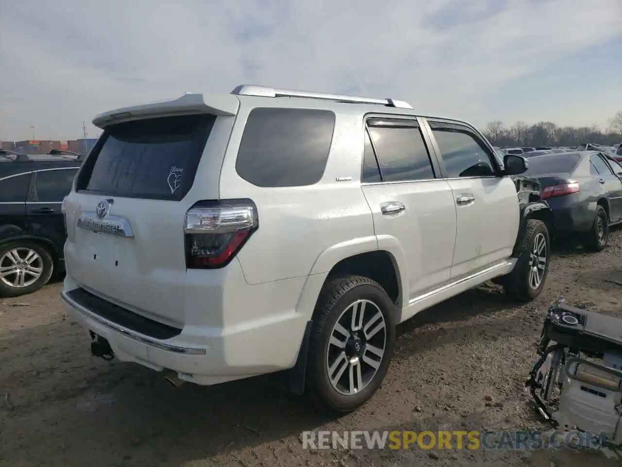 4 Photograph of a damaged car JTEKU5JRXN5990300 TOYOTA 4RUNNER 2022