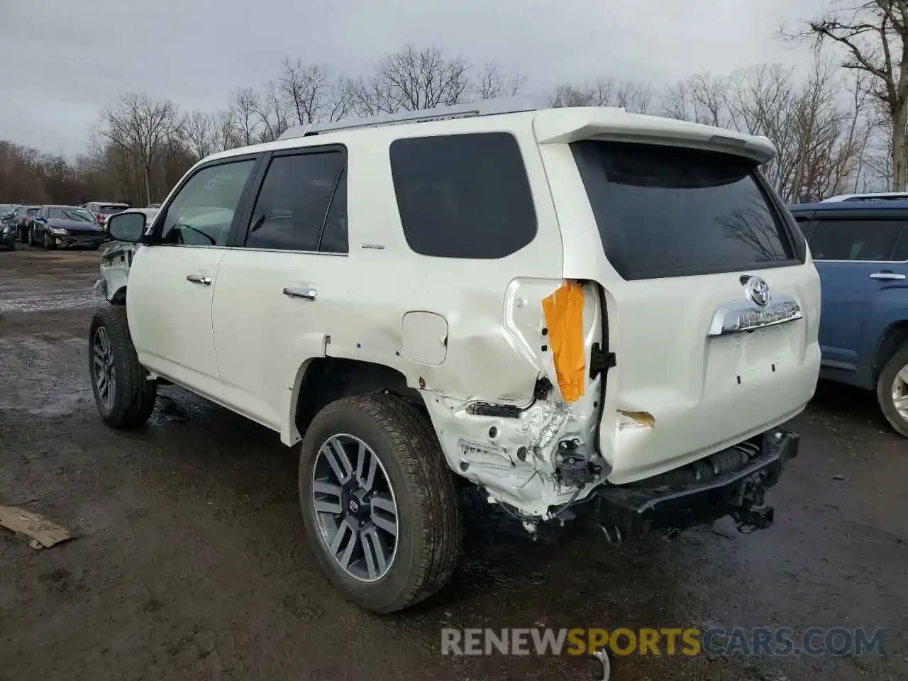 2 Photograph of a damaged car JTEKU5JRXN6081273 TOYOTA 4RUNNER 2022