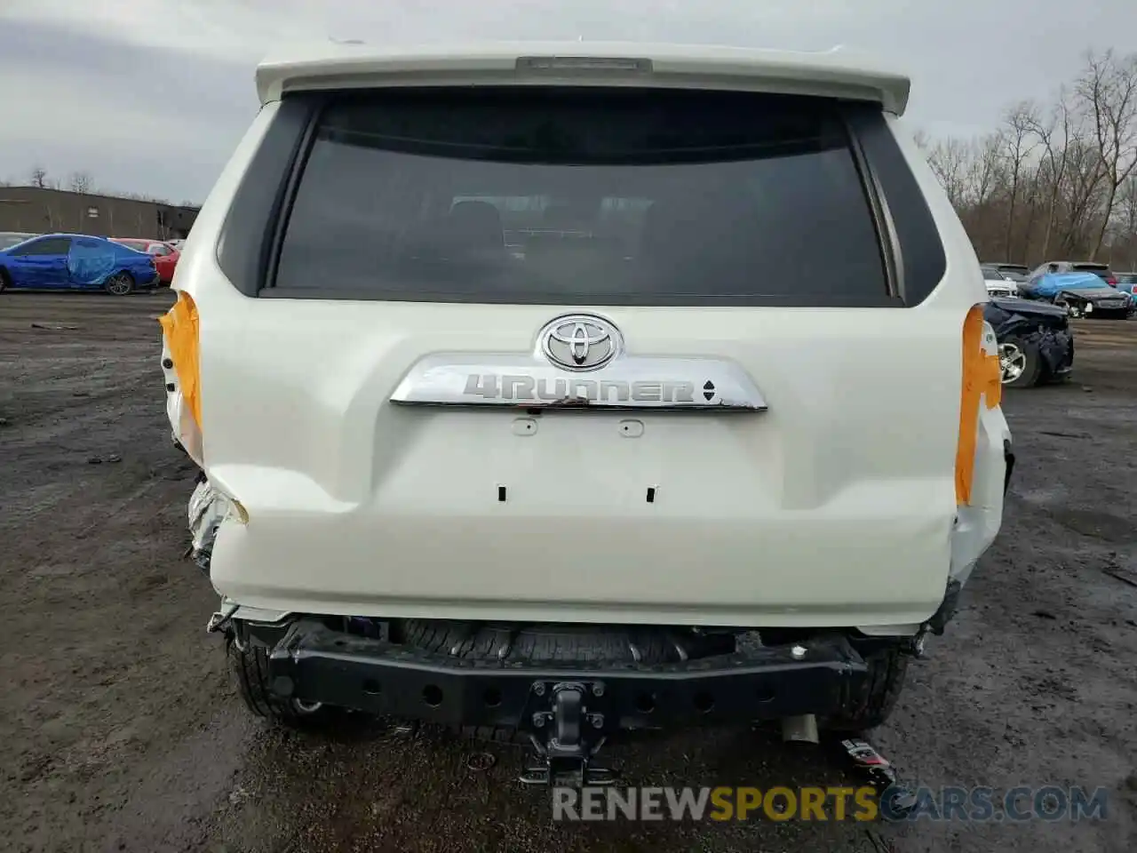 6 Photograph of a damaged car JTEKU5JRXN6081273 TOYOTA 4RUNNER 2022