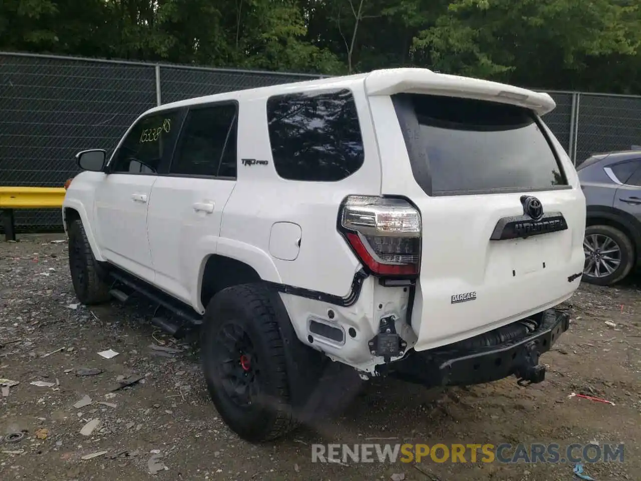 3 Photograph of a damaged car JTELU5JR2N5980882 TOYOTA 4RUNNER 2022