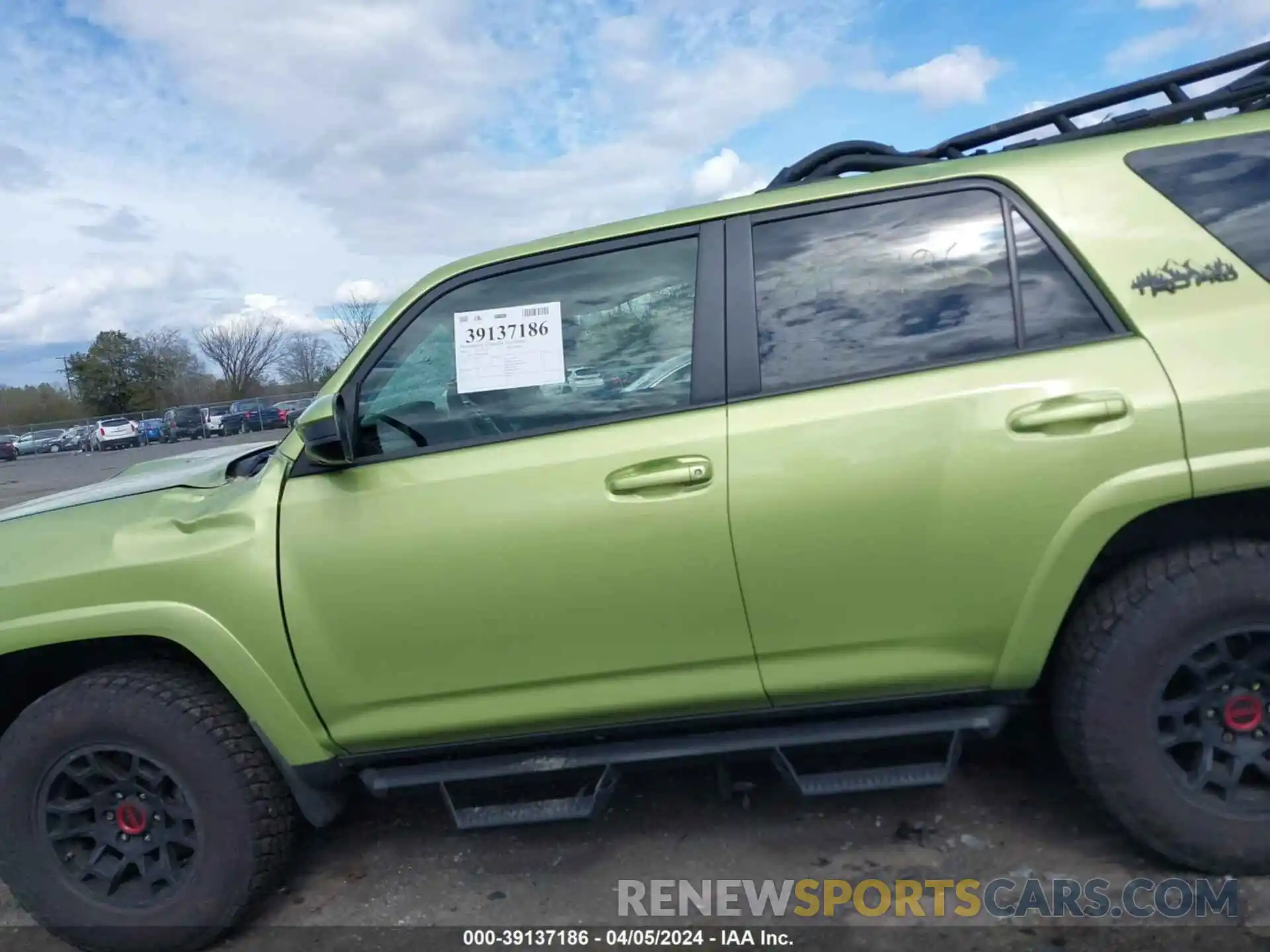 14 Photograph of a damaged car JTELU5JR2N6066268 TOYOTA 4RUNNER 2022