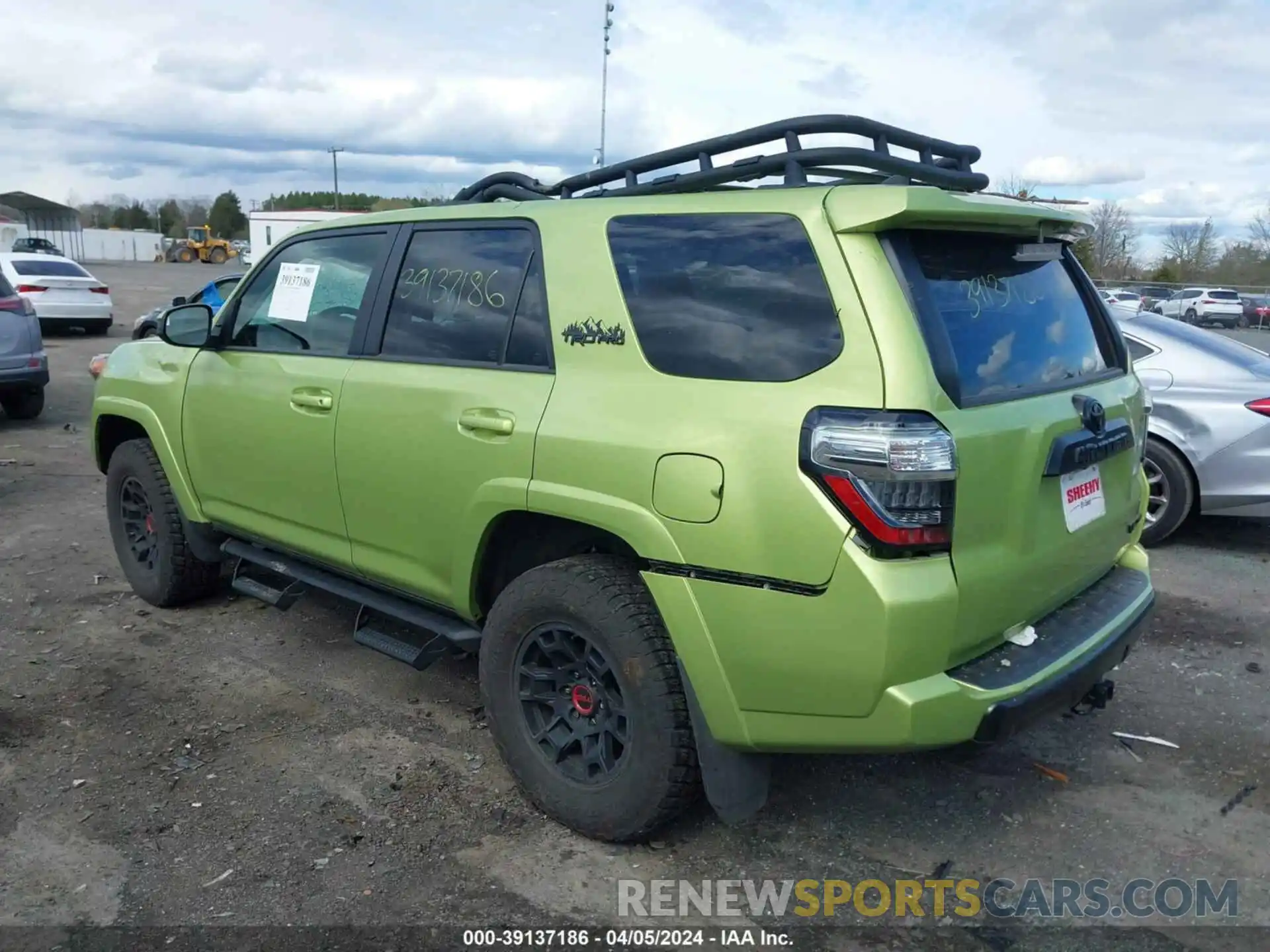 3 Photograph of a damaged car JTELU5JR2N6066268 TOYOTA 4RUNNER 2022