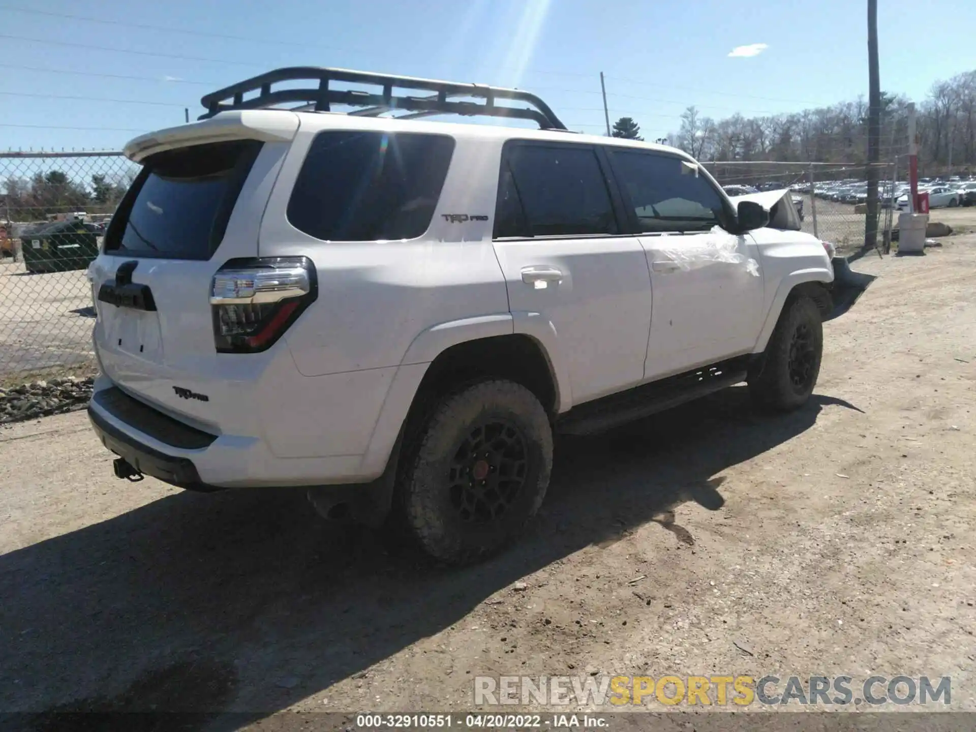 4 Фотография поврежденного автомобиля JTELU5JR5N5981444 TOYOTA 4RUNNER 2022