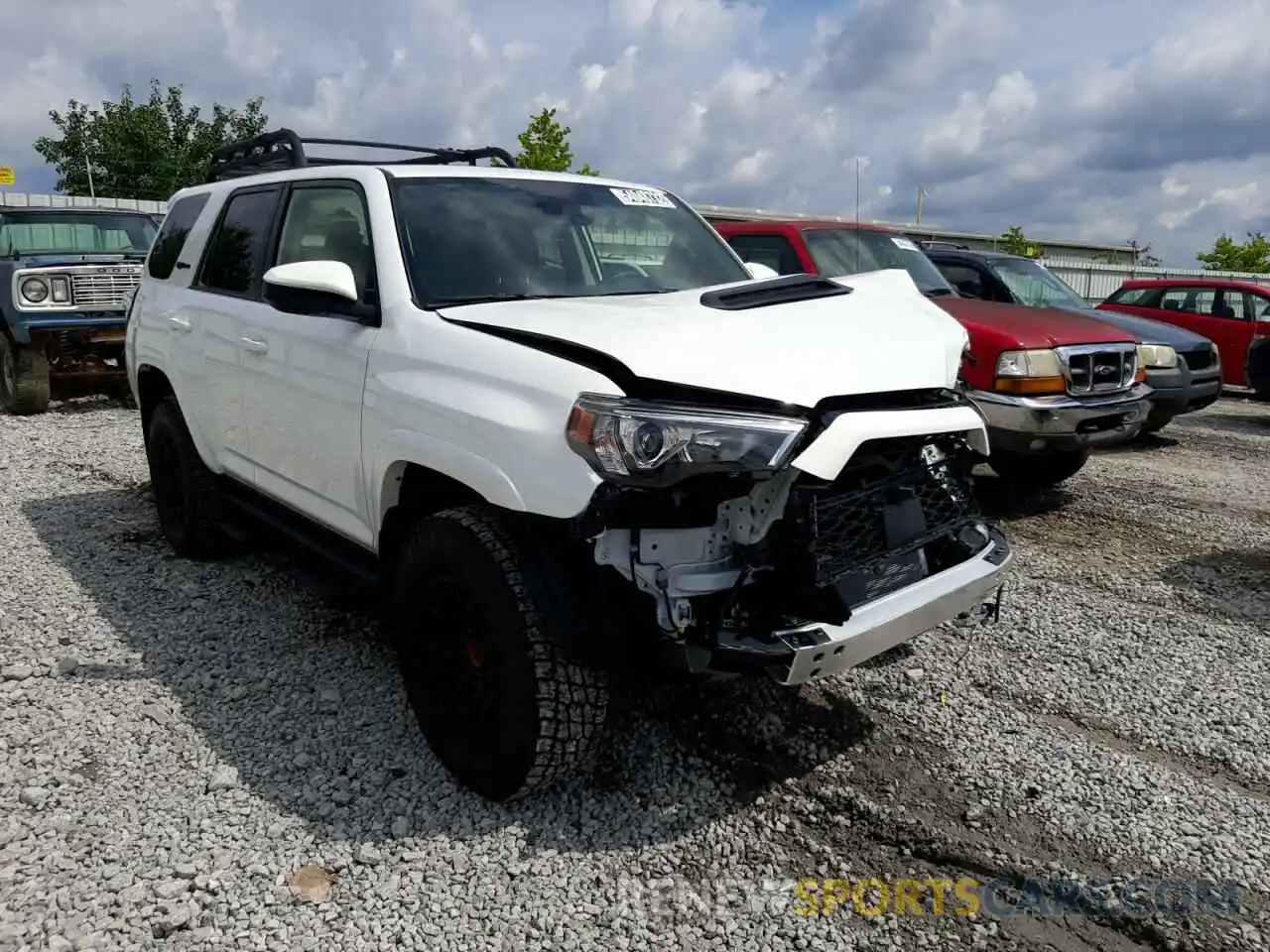 1 Photograph of a damaged car JTELU5JR5N6062098 TOYOTA 4RUNNER 2022