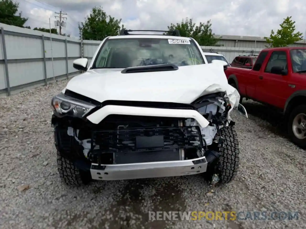 9 Photograph of a damaged car JTELU5JR5N6062098 TOYOTA 4RUNNER 2022