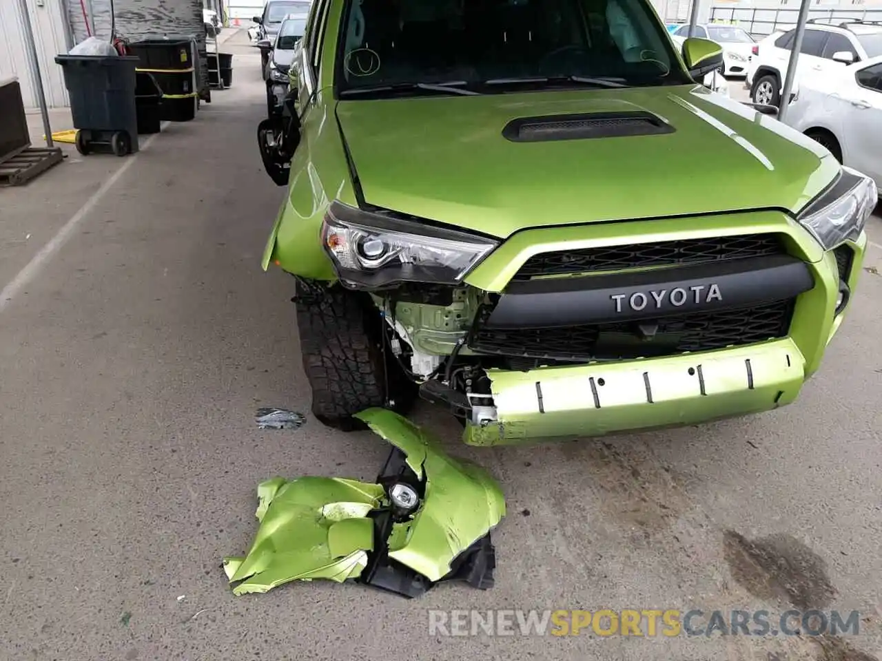 9 Photograph of a damaged car JTELU5JR7N5999721 TOYOTA 4RUNNER 2022