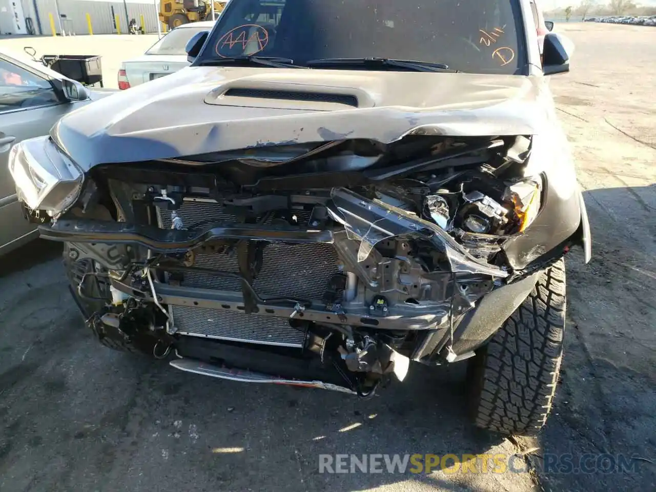 9 Photograph of a damaged car JTELU5JR7N6002016 TOYOTA 4RUNNER 2022