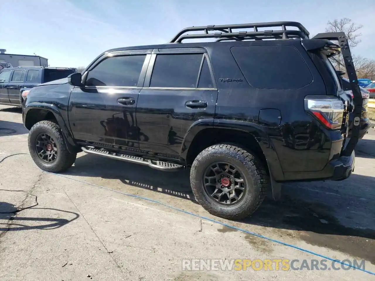 2 Photograph of a damaged car JTELU5JR7N6079081 TOYOTA 4RUNNER 2022