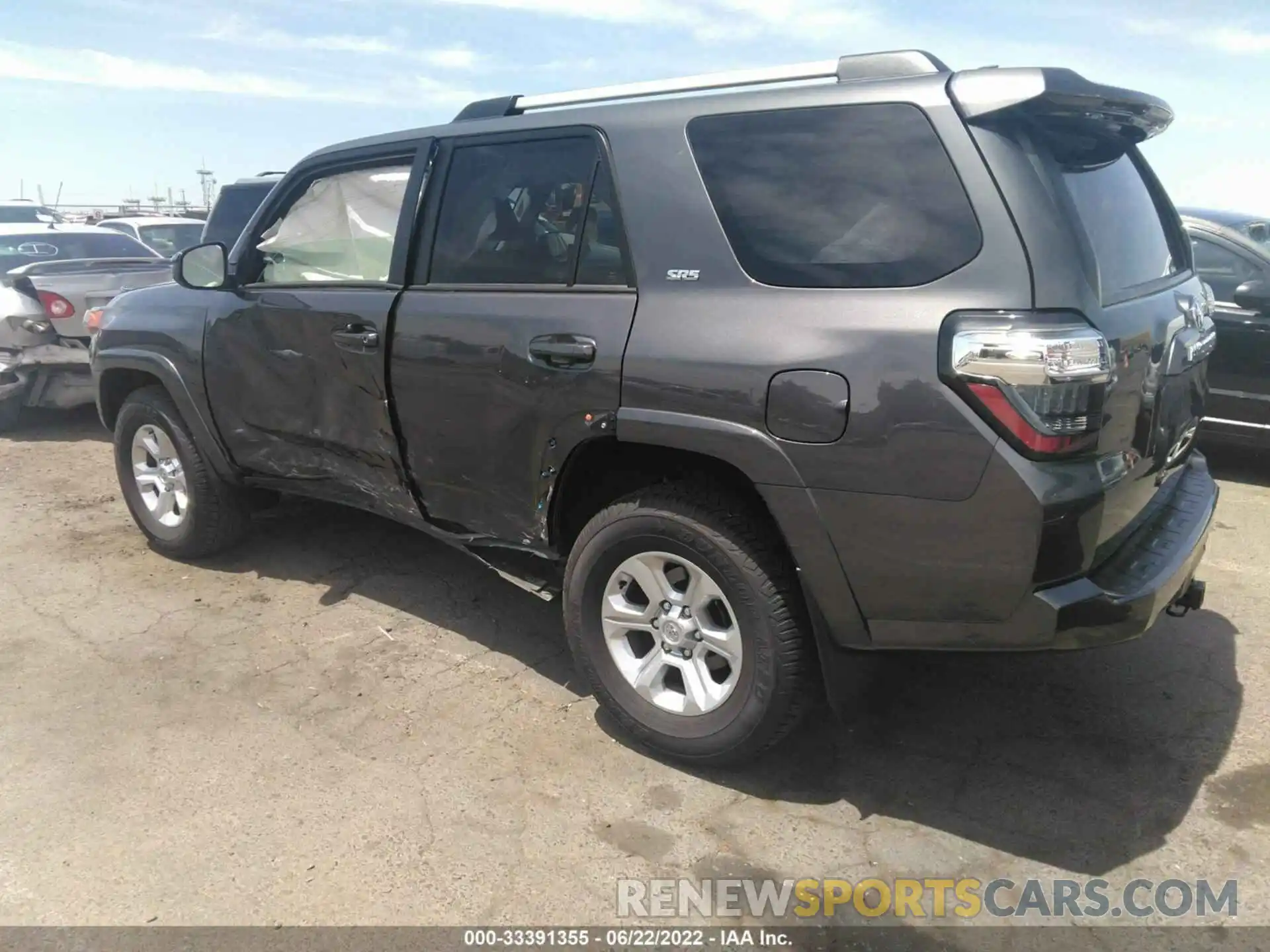 3 Фотография поврежденного автомобиля JTEMU5JR0N5975622 TOYOTA 4RUNNER 2022