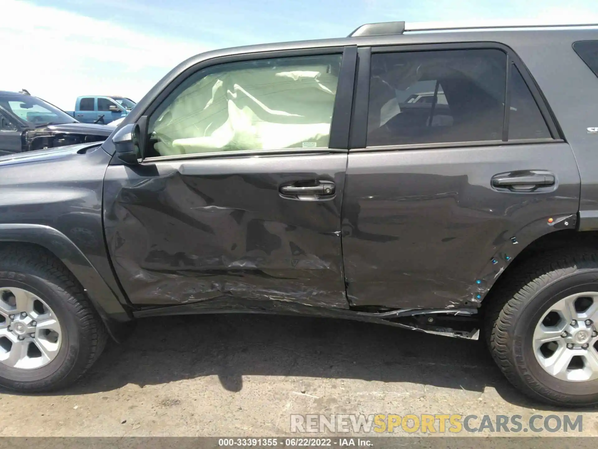 6 Photograph of a damaged car JTEMU5JR0N5975622 TOYOTA 4RUNNER 2022