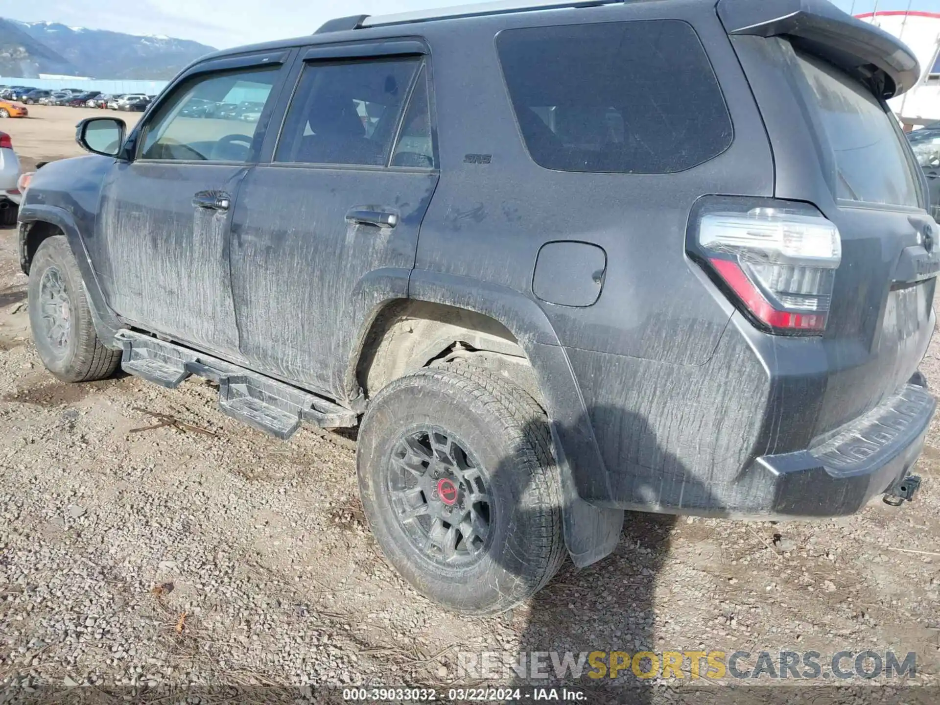 3 Photograph of a damaged car JTEMU5JR0N6077712 TOYOTA 4RUNNER 2022