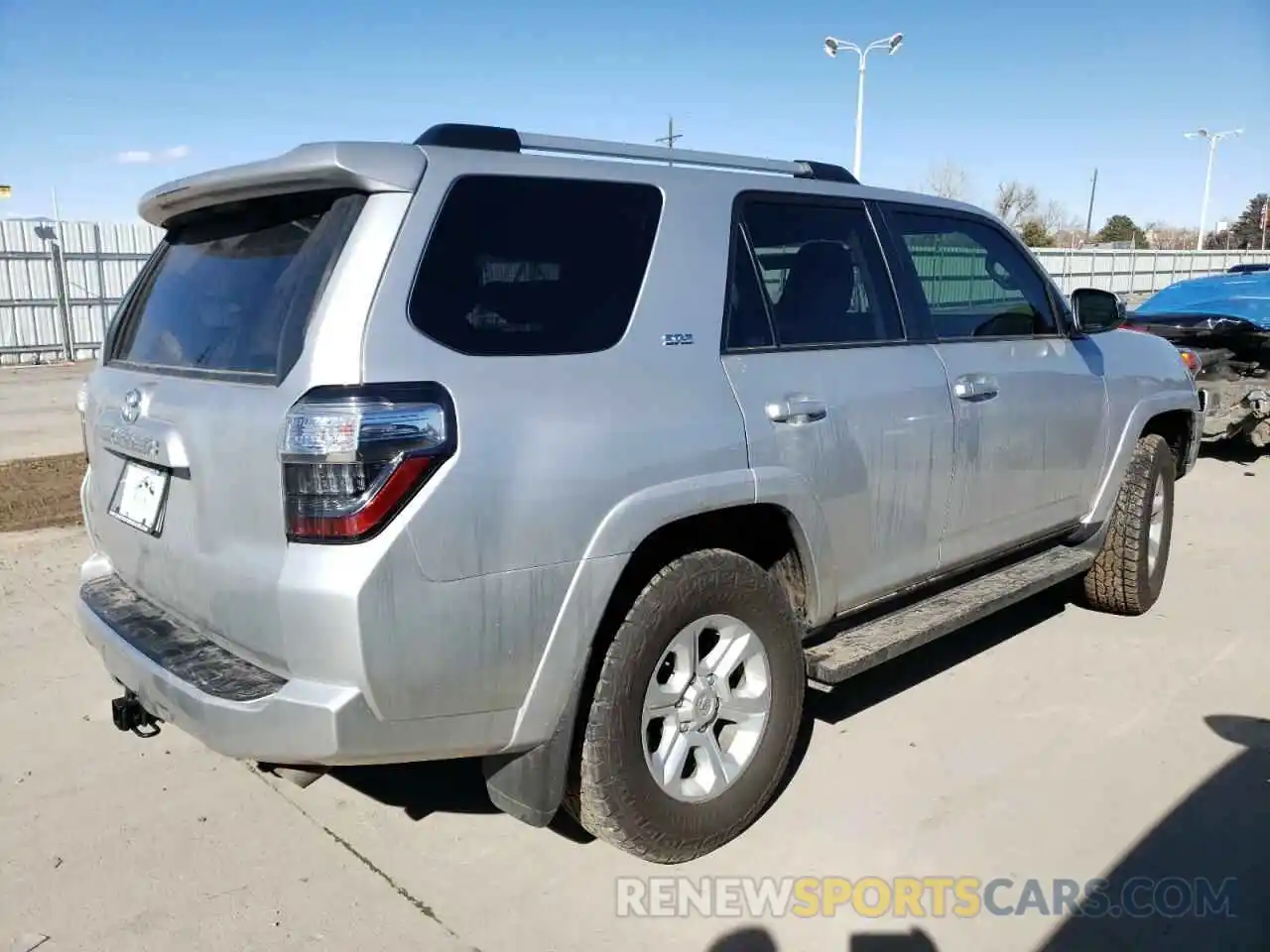 3 Photograph of a damaged car JTEMU5JR1N5995541 TOYOTA 4RUNNER 2022