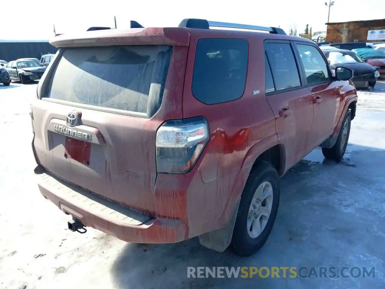 4 Photograph of a damaged car JTEMU5JR1N6025862 TOYOTA 4RUNNER 2022