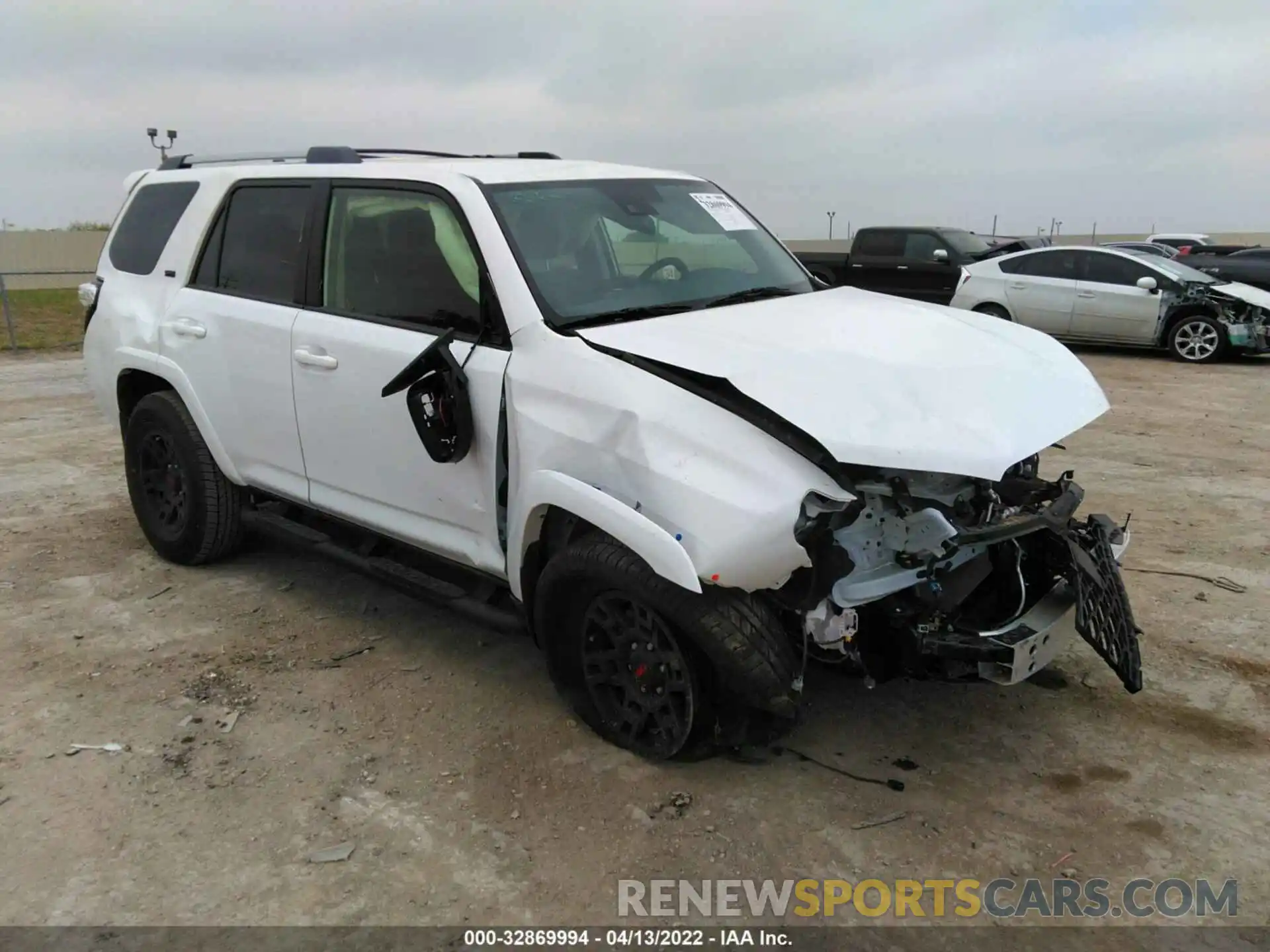 1 Photograph of a damaged car JTEMU5JR1N6035307 TOYOTA 4RUNNER 2022