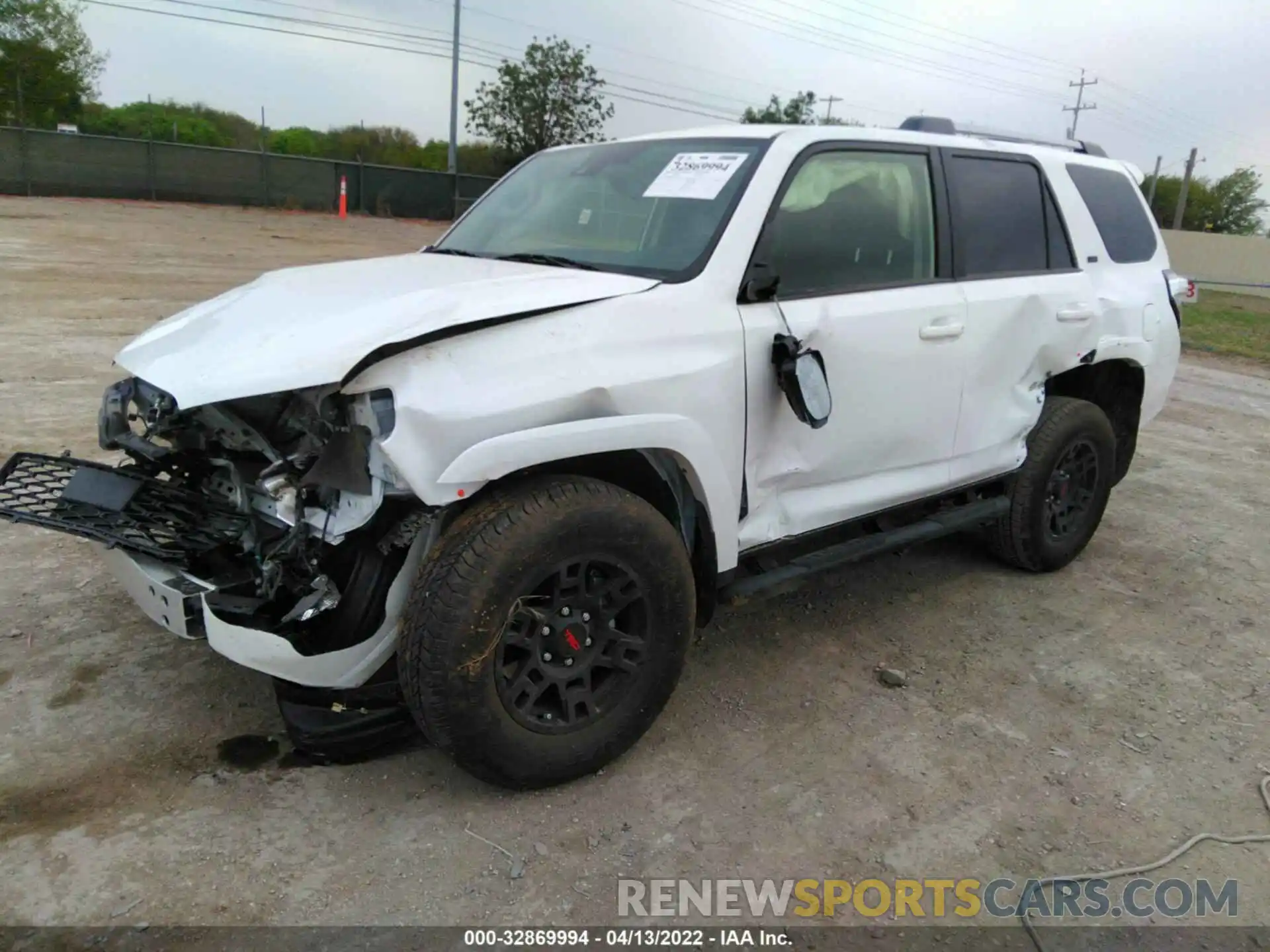 2 Photograph of a damaged car JTEMU5JR1N6035307 TOYOTA 4RUNNER 2022