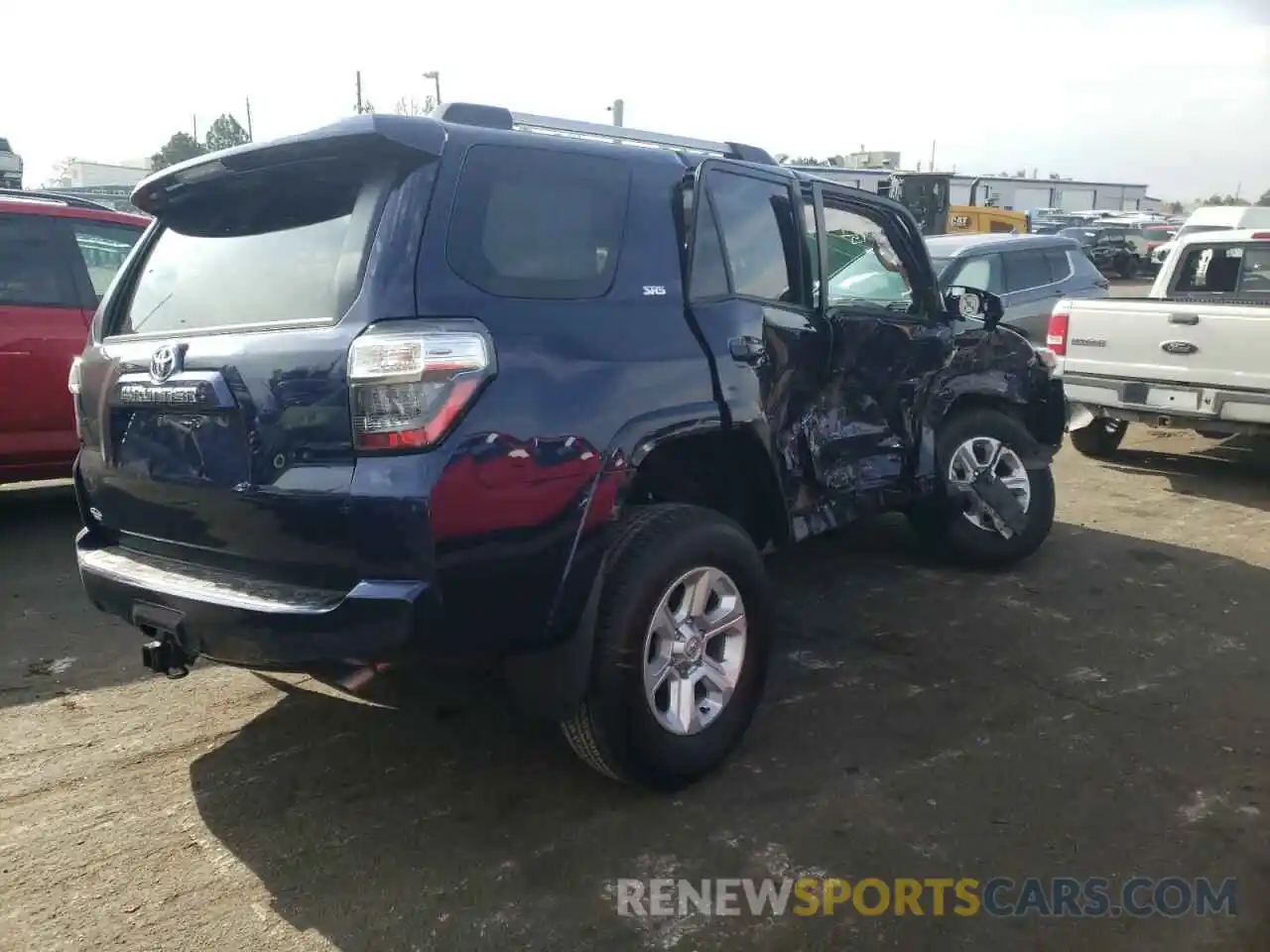 4 Photograph of a damaged car JTEMU5JR2N6051788 TOYOTA 4RUNNER 2022