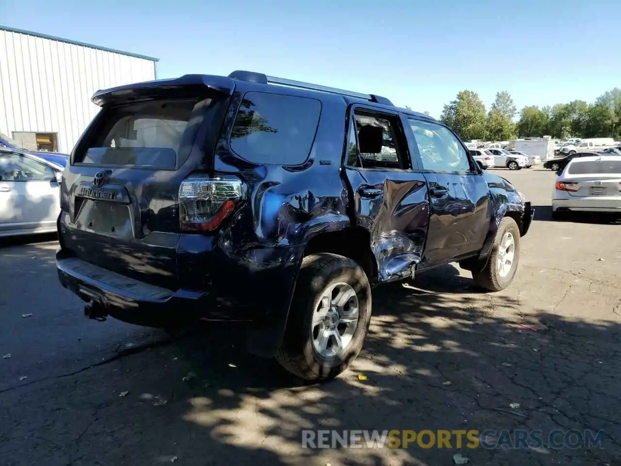 4 Photograph of a damaged car JTEMU5JR3N5986355 TOYOTA 4RUNNER 2022