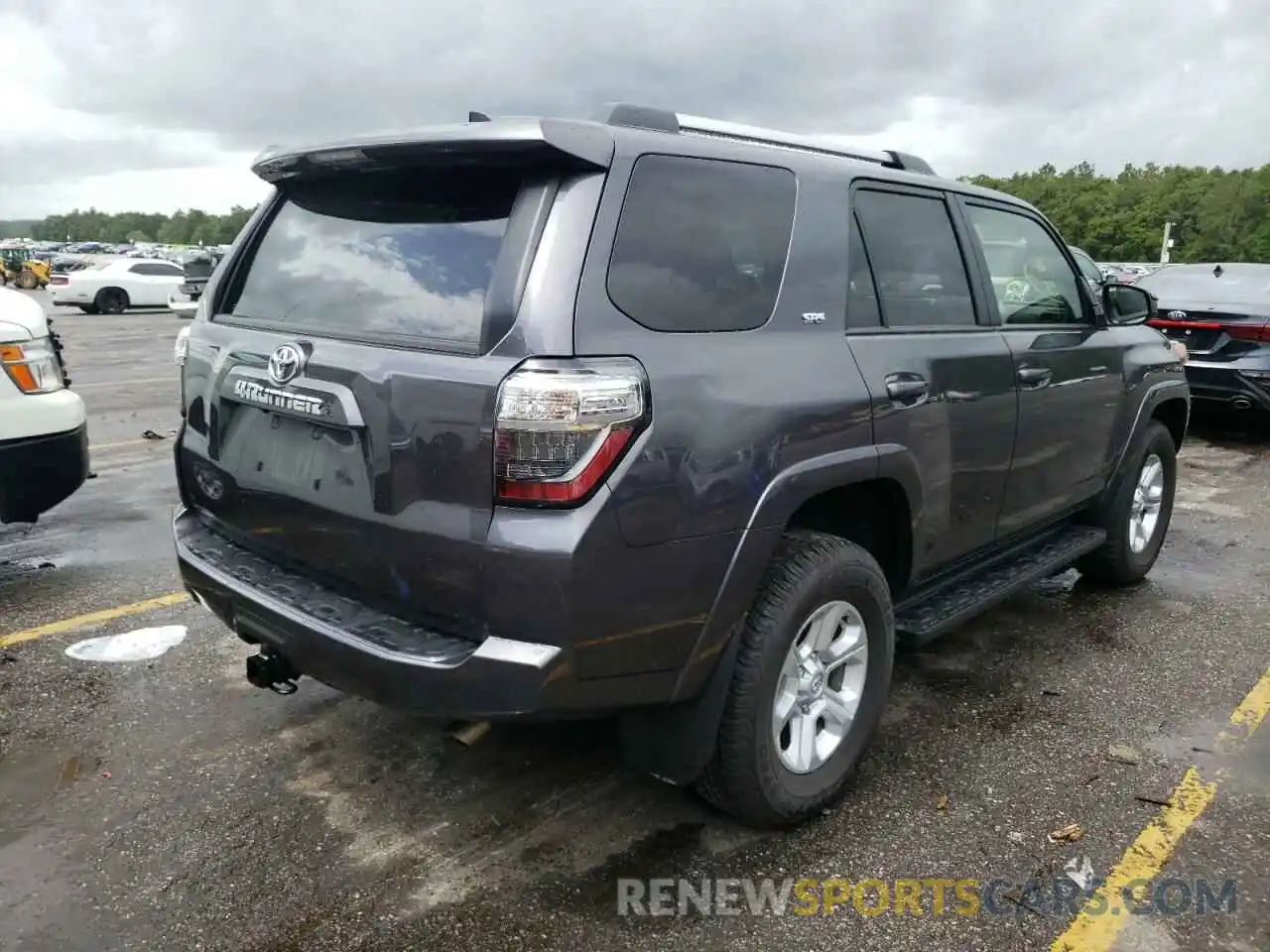 4 Photograph of a damaged car JTEMU5JR3N6016919 TOYOTA 4RUNNER 2022