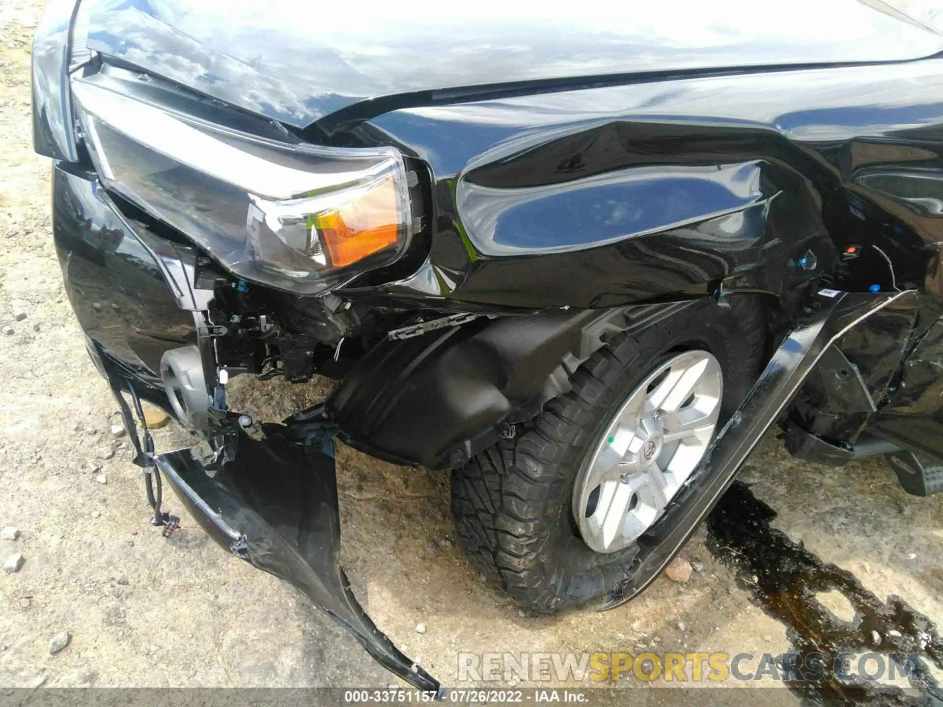 6 Photograph of a damaged car JTEMU5JR3N6070043 TOYOTA 4RUNNER 2022