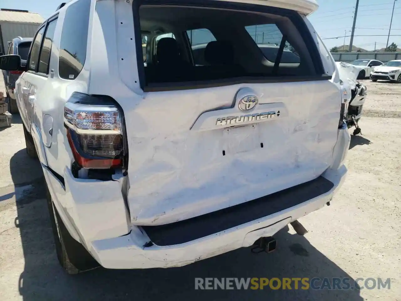 9 Photograph of a damaged car JTEMU5JR4N5980287 TOYOTA 4RUNNER 2022