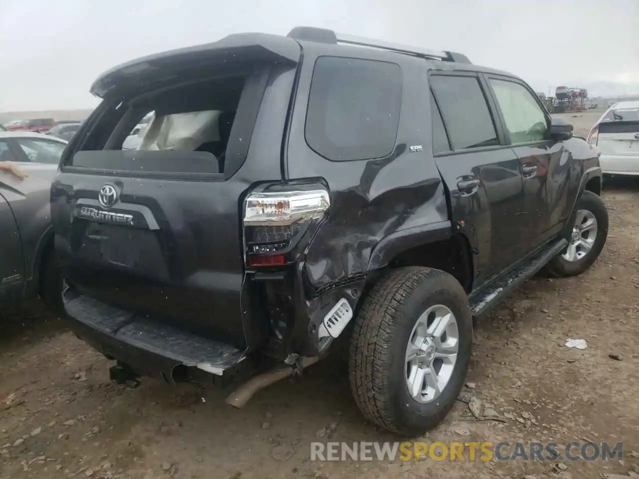 4 Photograph of a damaged car JTEMU5JR6N6001640 TOYOTA 4RUNNER 2022