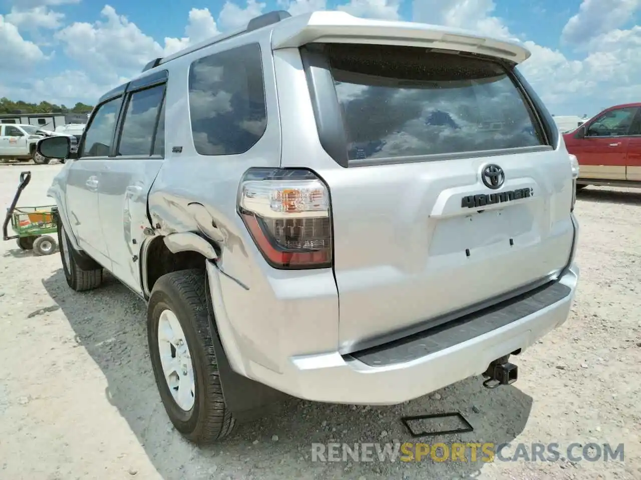 3 Photograph of a damaged car JTEMU5JR6N6017093 TOYOTA 4RUNNER 2022