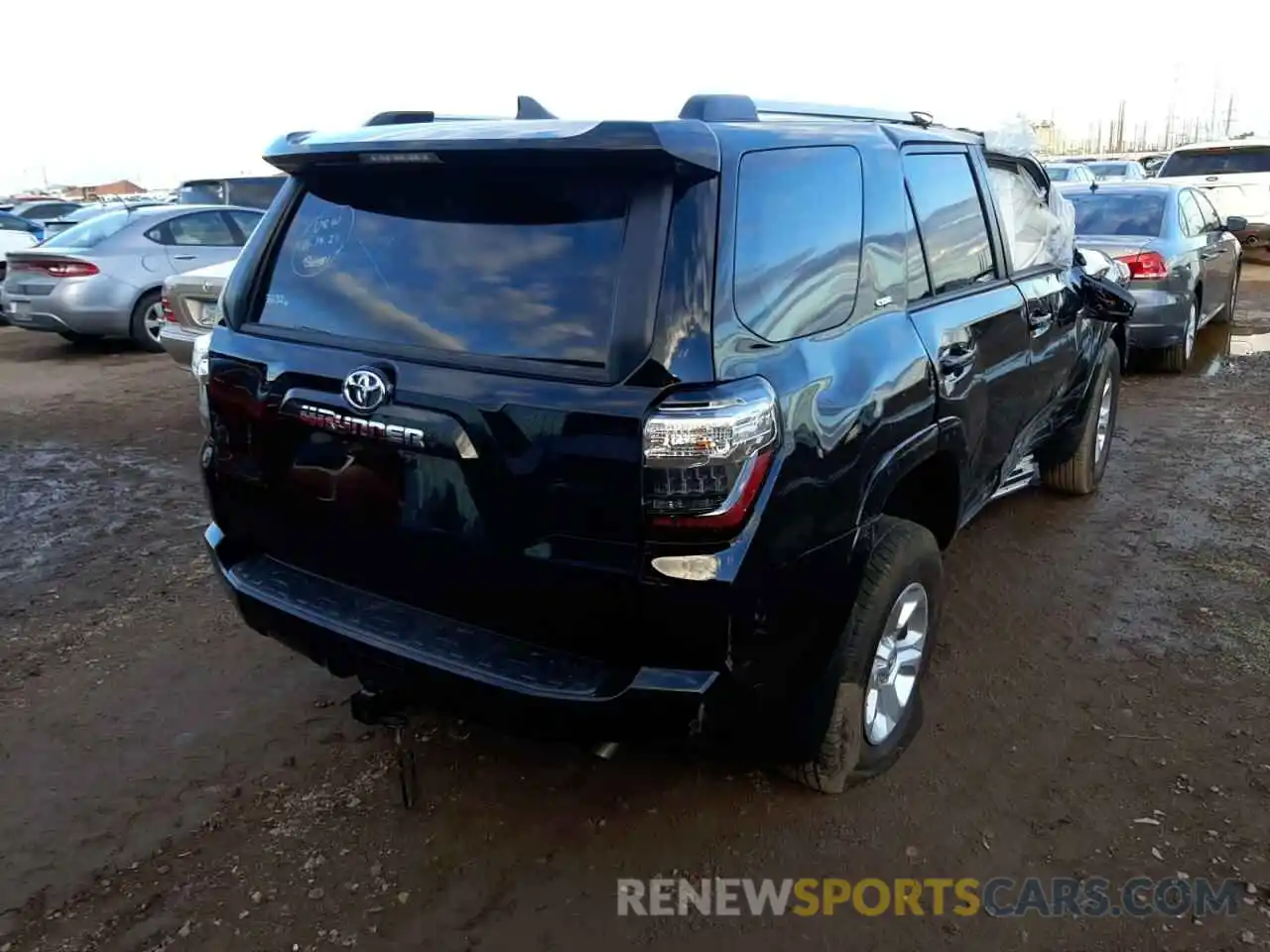 4 Photograph of a damaged car JTEMU5JR9N5974209 TOYOTA 4RUNNER 2022