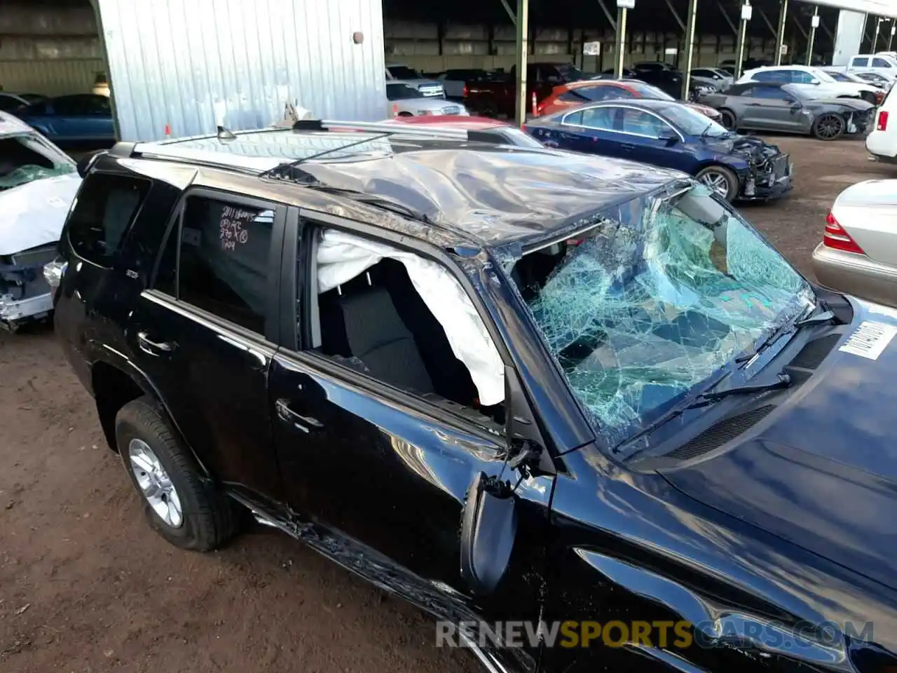 9 Photograph of a damaged car JTEMU5JR9N5974209 TOYOTA 4RUNNER 2022