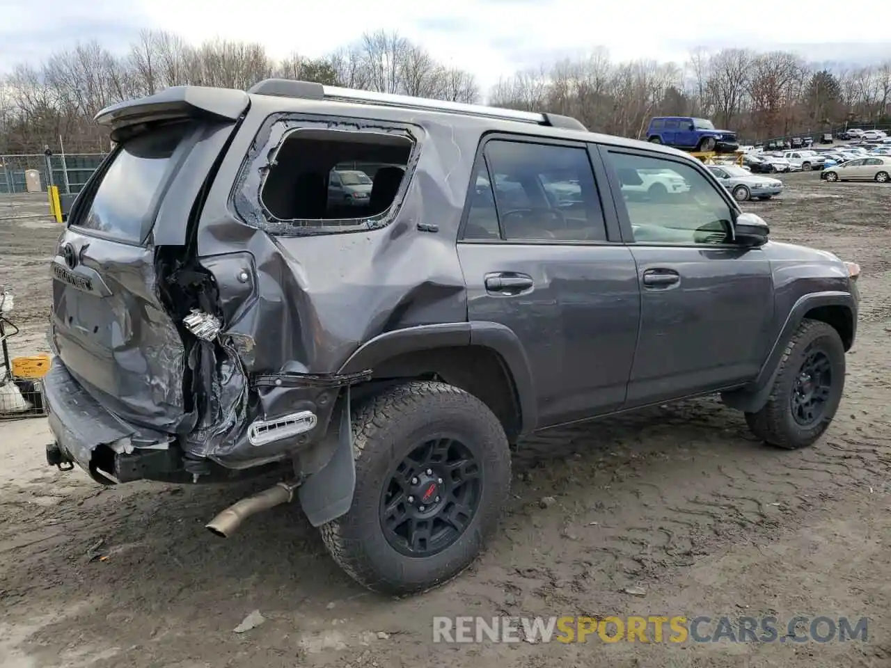 3 Photograph of a damaged car JTEMU5JR9N6016553 TOYOTA 4RUNNER 2022