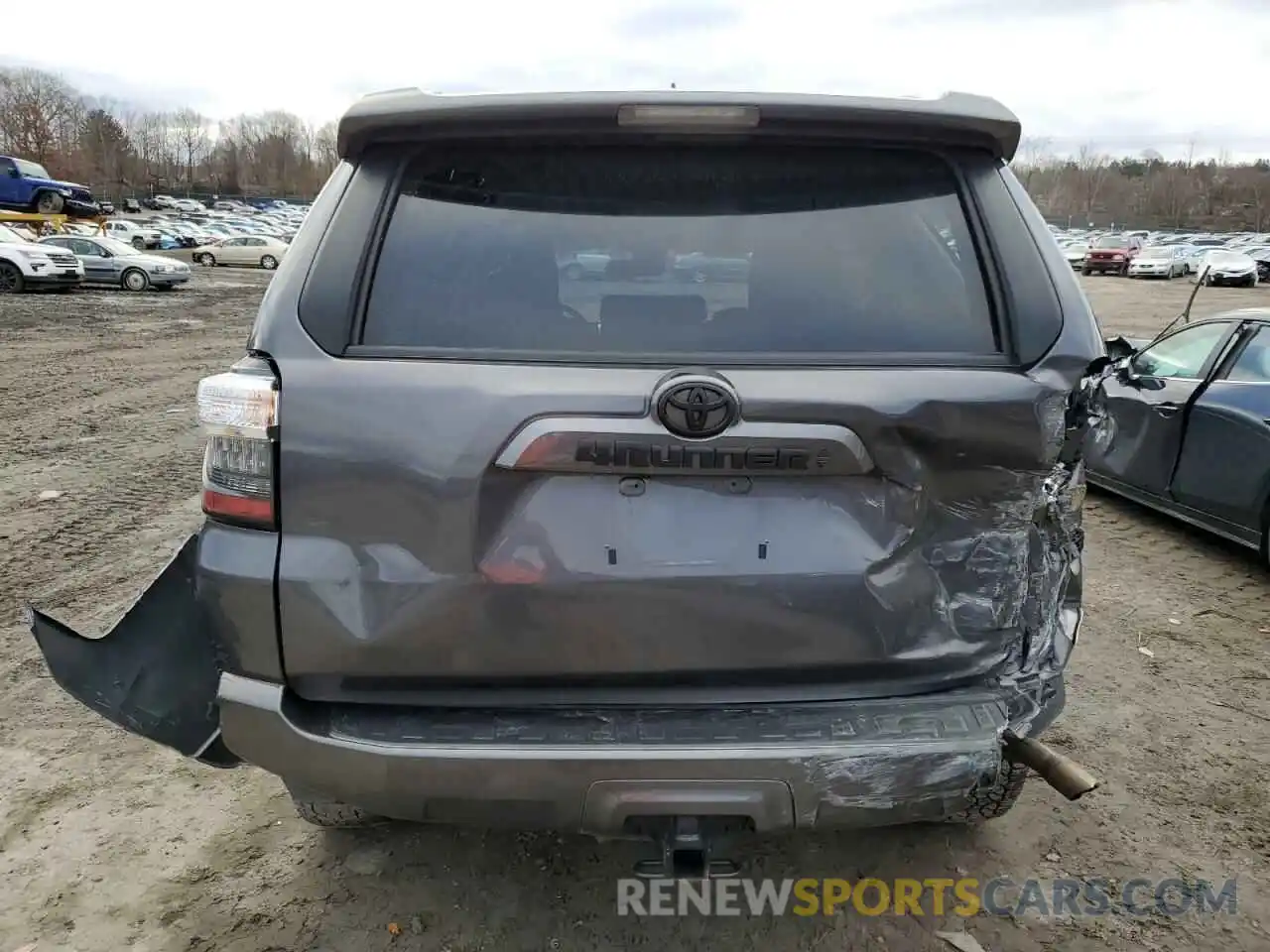 6 Photograph of a damaged car JTEMU5JR9N6016553 TOYOTA 4RUNNER 2022