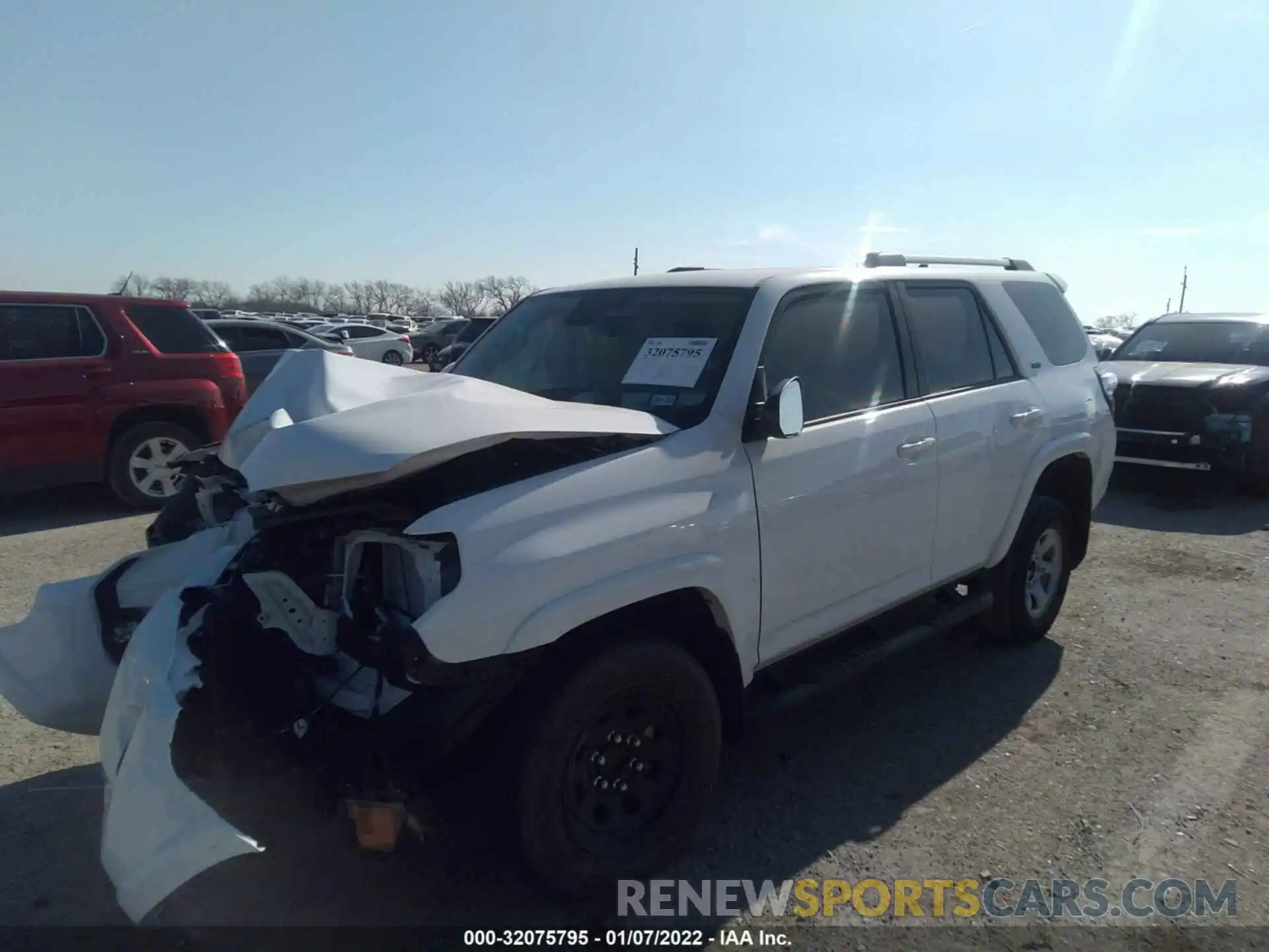 2 Фотография поврежденного автомобиля JTEMU5JRXN5979743 TOYOTA 4RUNNER 2022