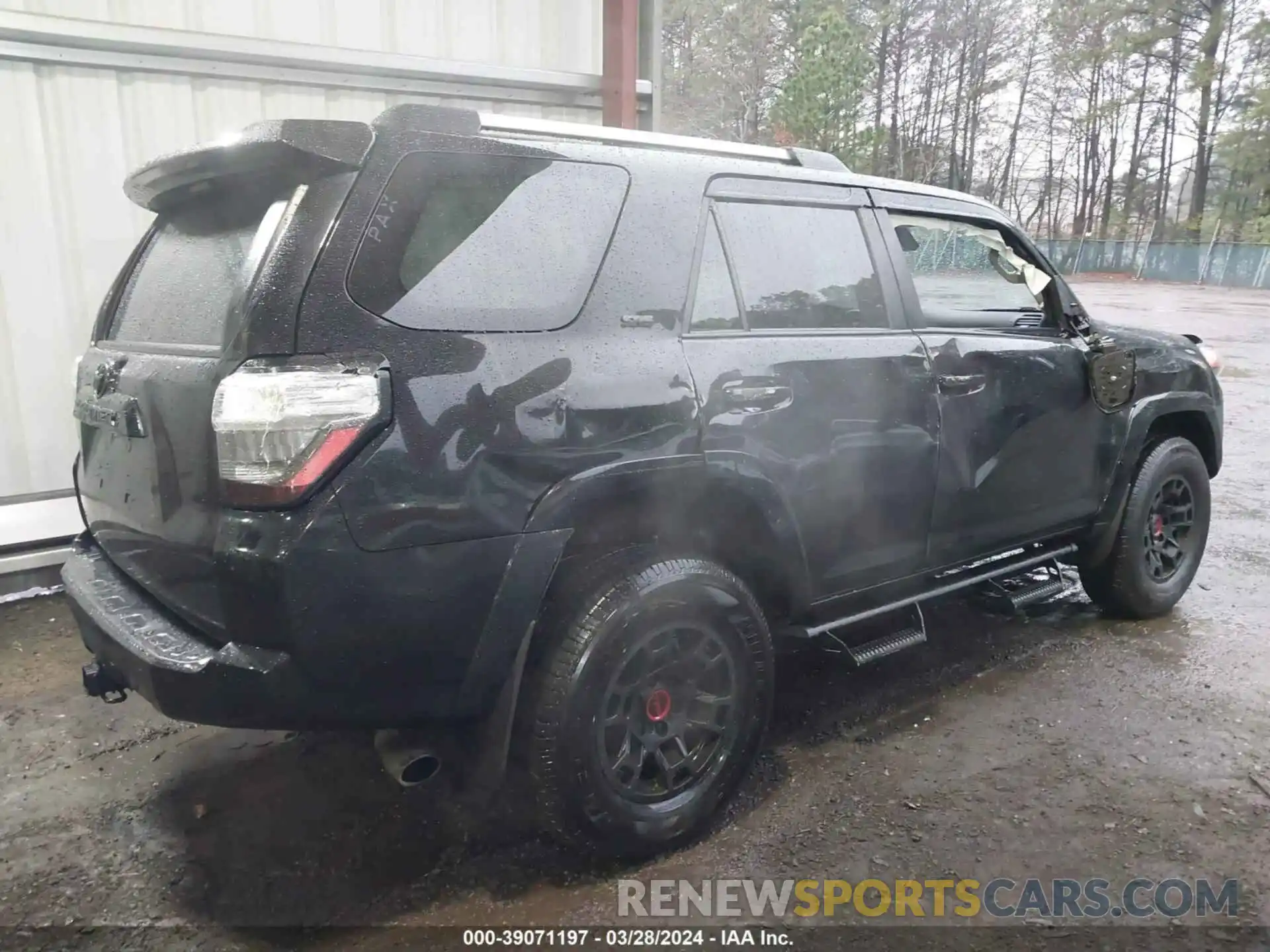 4 Photograph of a damaged car JTEMU5JRXN6000071 TOYOTA 4RUNNER 2022