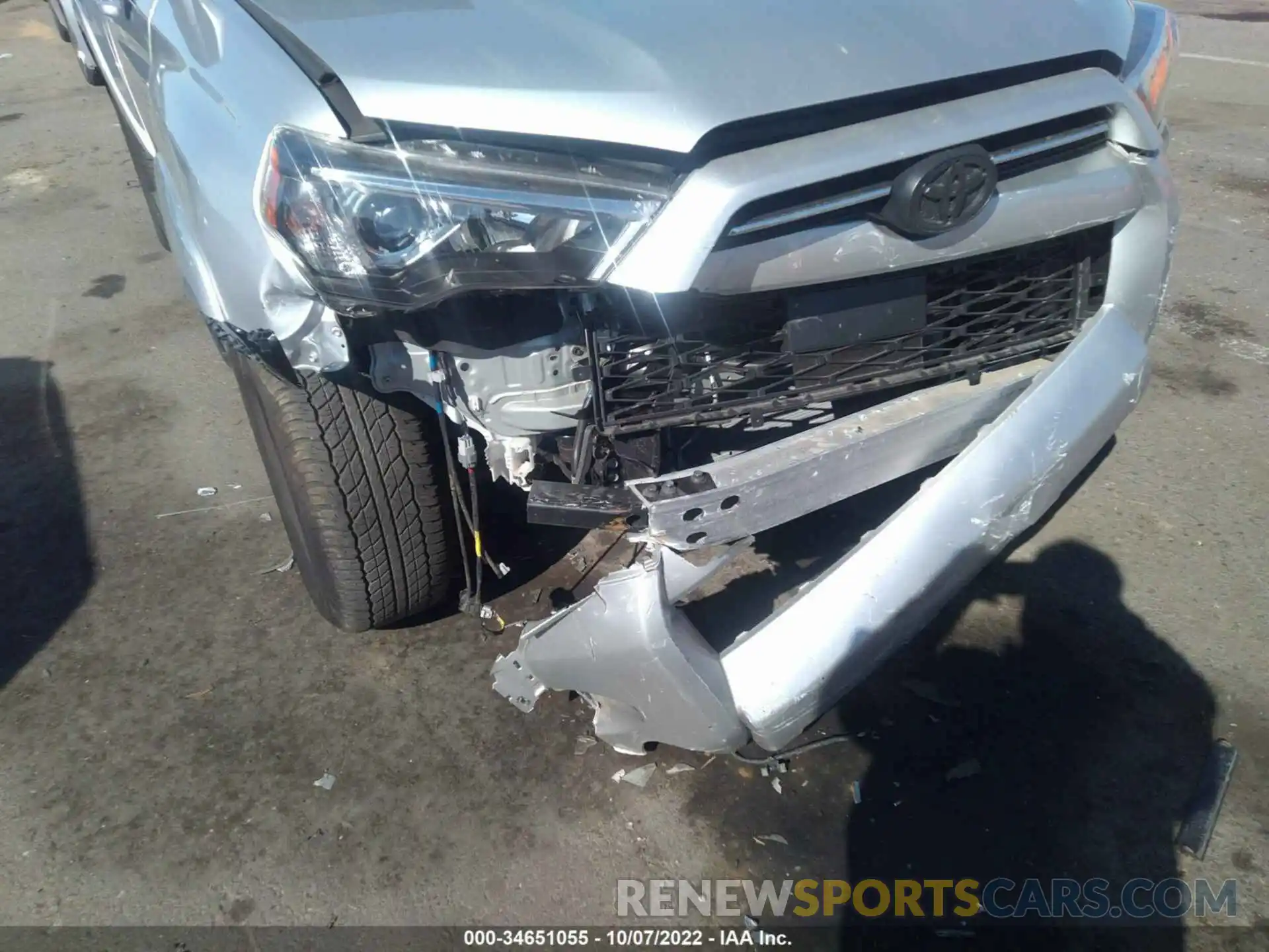 6 Photograph of a damaged car JTEMU5JRXN6053479 TOYOTA 4RUNNER 2022