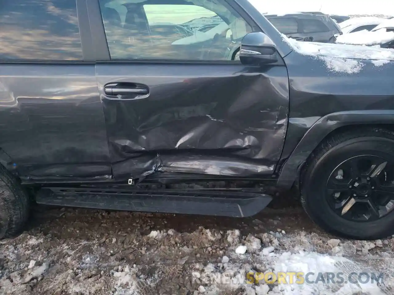 9 Photograph of a damaged car JTENU5JR0N5981523 TOYOTA 4RUNNER 2022