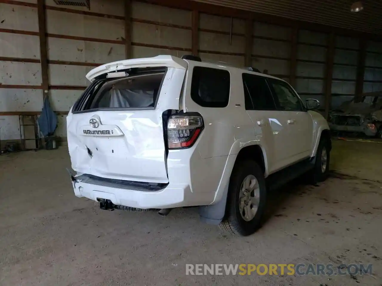 4 Photograph of a damaged car JTENU5JR0N6005610 TOYOTA 4RUNNER 2022