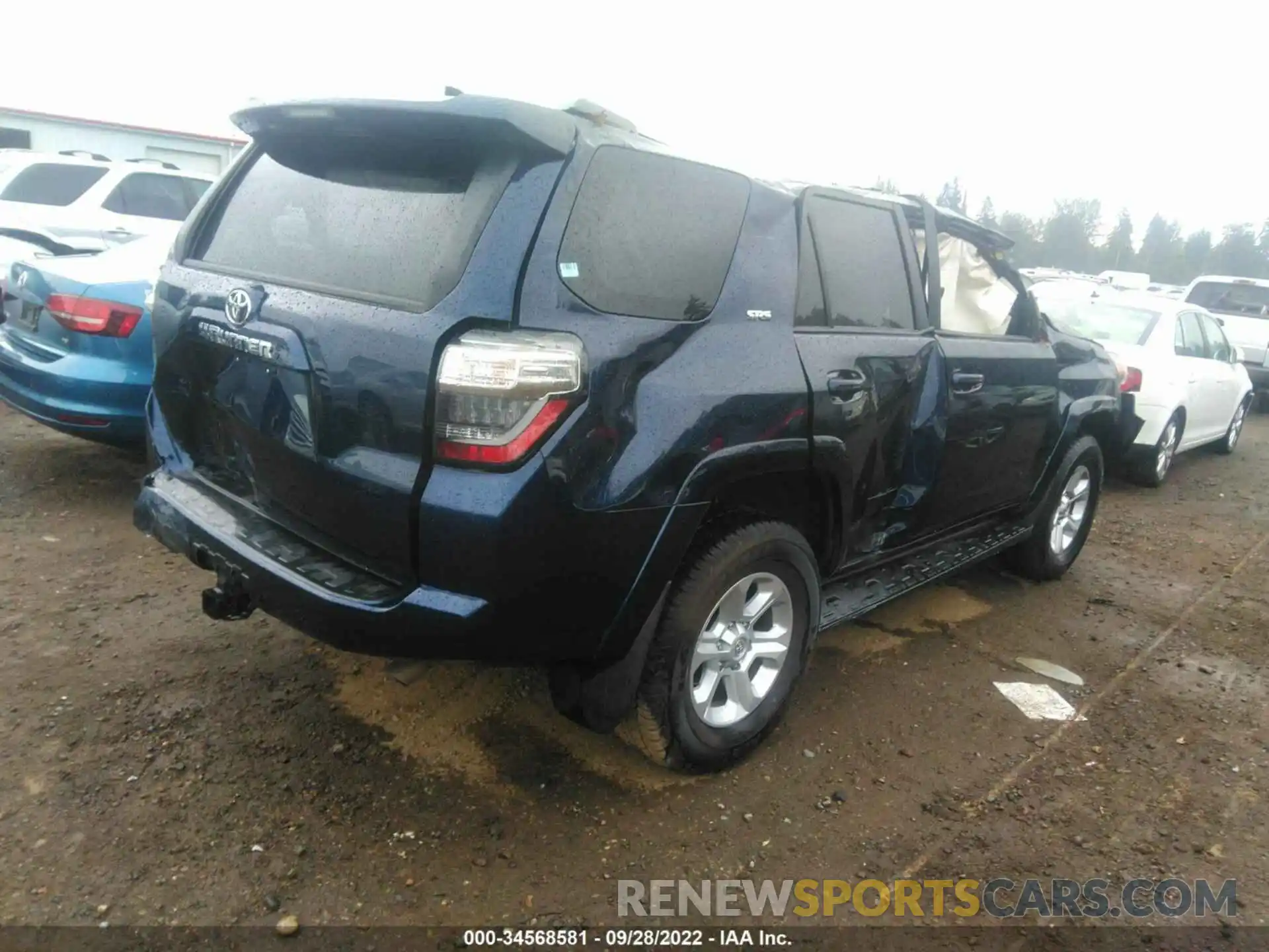 4 Photograph of a damaged car JTENU5JR0N6055620 TOYOTA 4RUNNER 2022