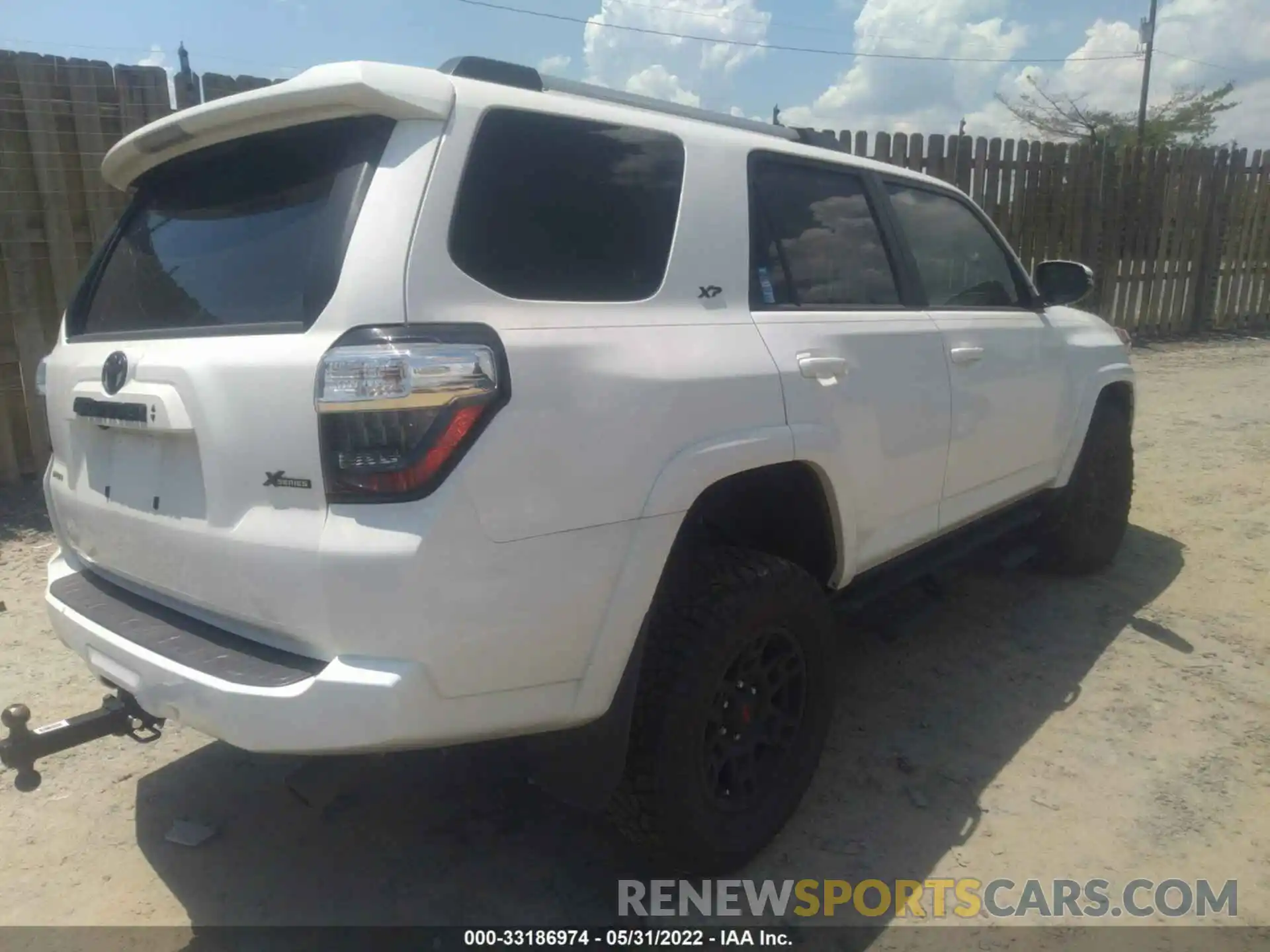 4 Photograph of a damaged car JTENU5JR1N6001923 TOYOTA 4RUNNER 2022