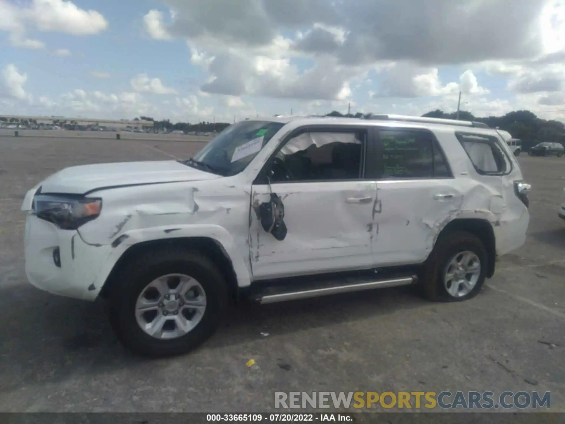 6 Photograph of a damaged car JTENU5JR1N6039247 TOYOTA 4RUNNER 2022