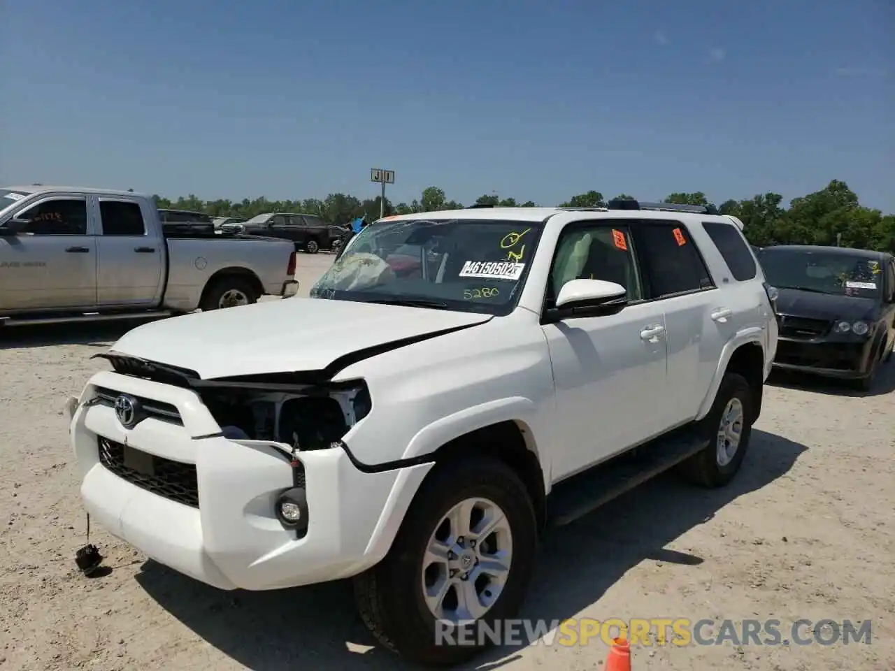 2 Photograph of a damaged car JTENU5JR3N5975280 TOYOTA 4RUNNER 2022