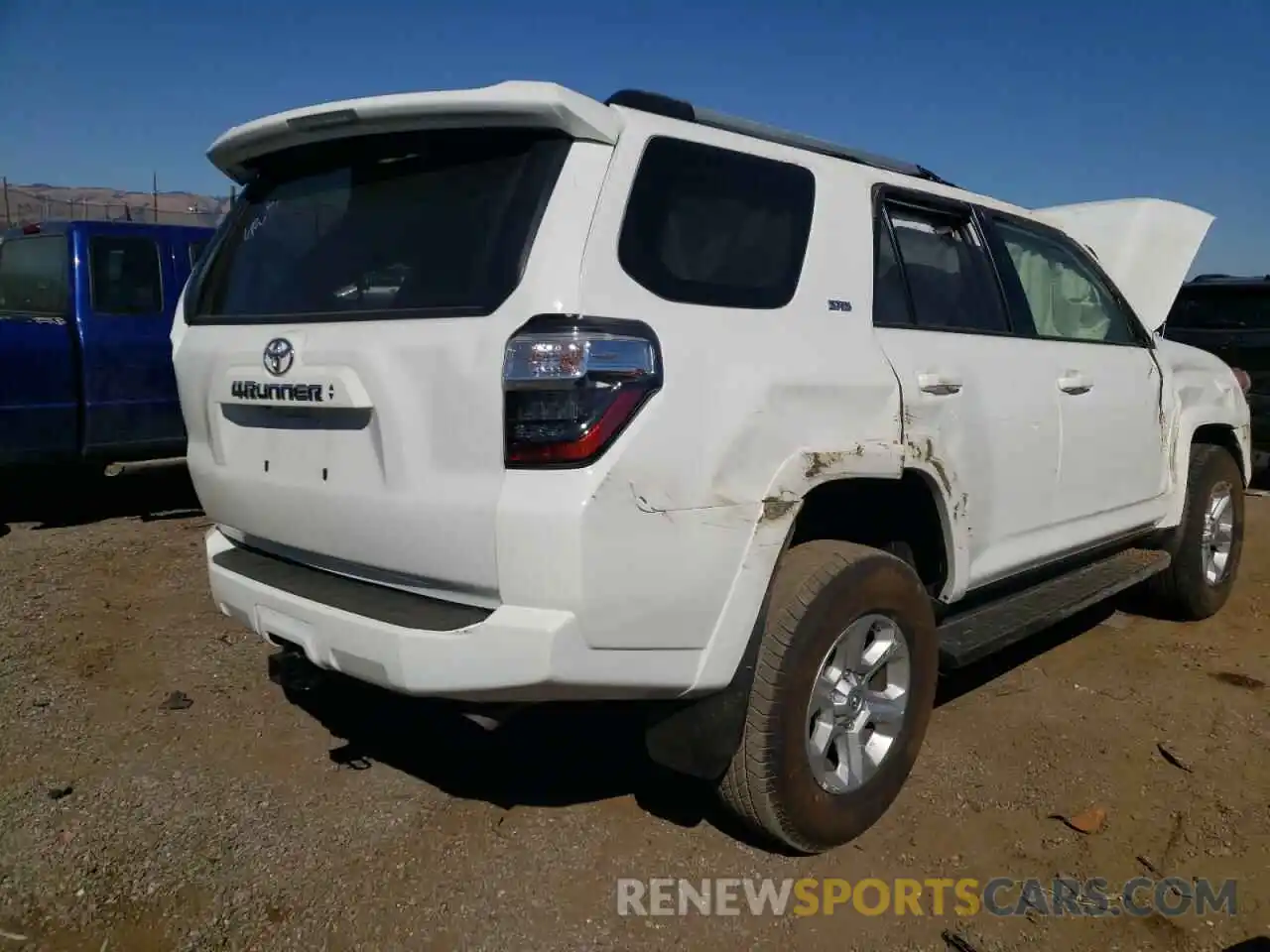 4 Photograph of a damaged car JTENU5JR3N6031408 TOYOTA 4RUNNER 2022