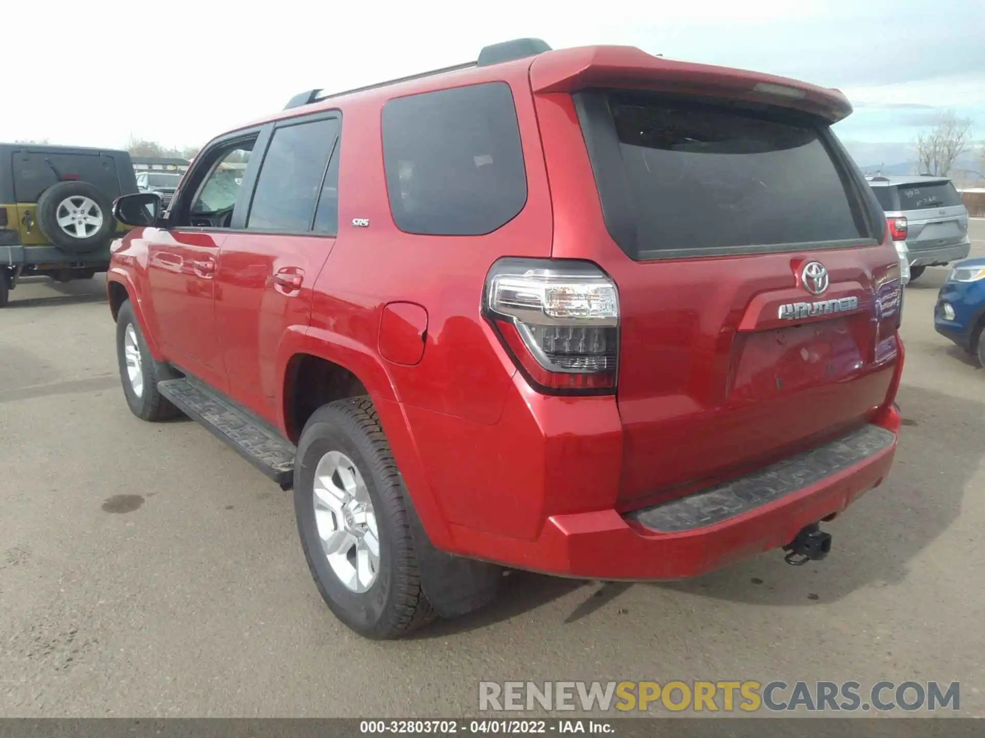 3 Photograph of a damaged car JTENU5JR4N6022281 TOYOTA 4RUNNER 2022