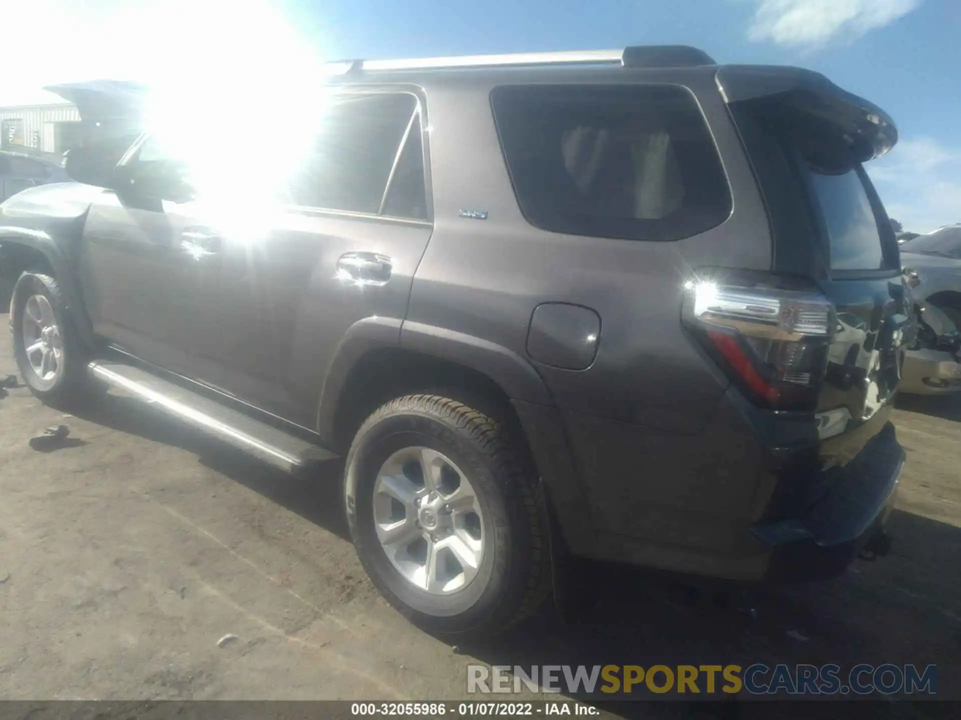 3 Photograph of a damaged car JTENU5JR5N5984515 TOYOTA 4RUNNER 2022